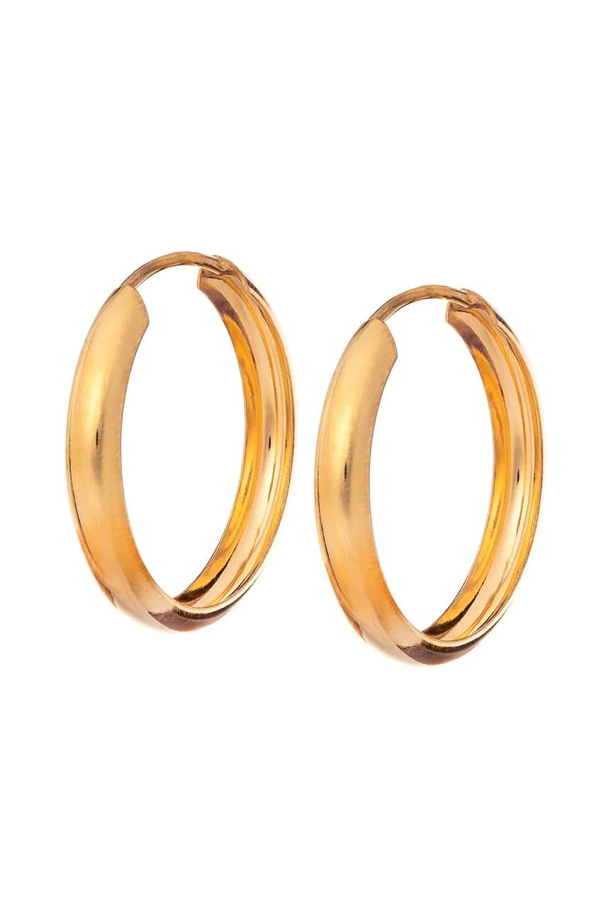 Модные серебряные серьги с позолотой.