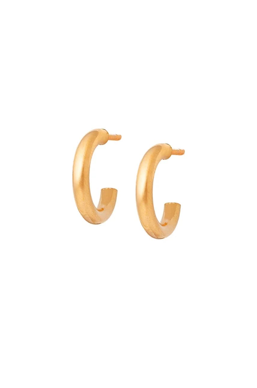 Модные серебряные серьги с позолотой.