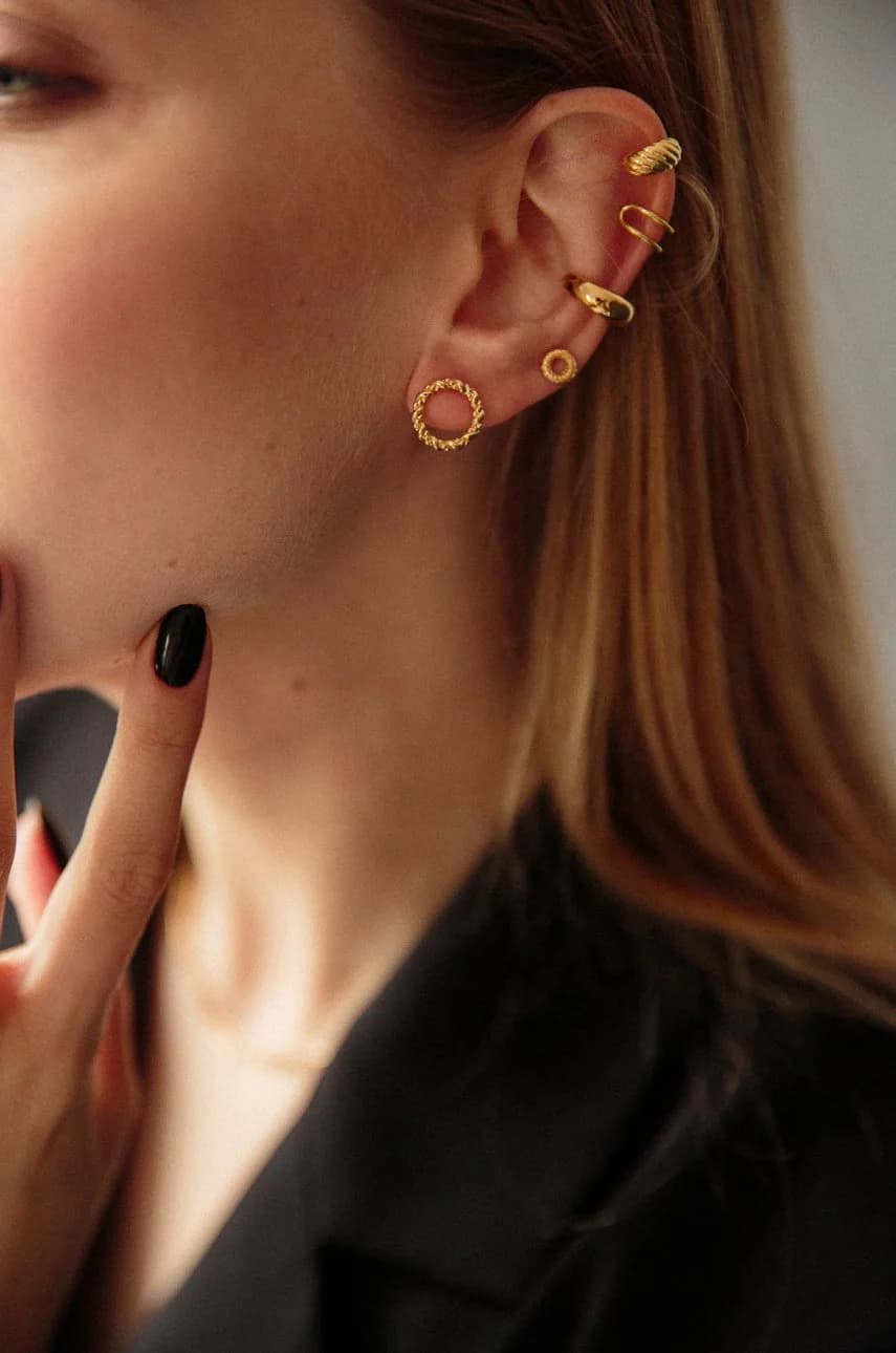 Модные серебряные серьги с позолотой. - фото 2