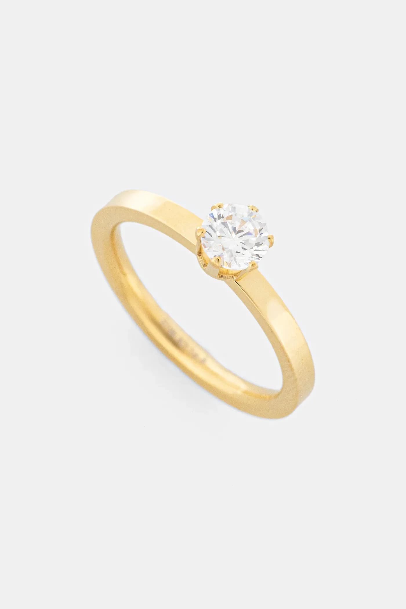 Позолоченное кольцо с короной