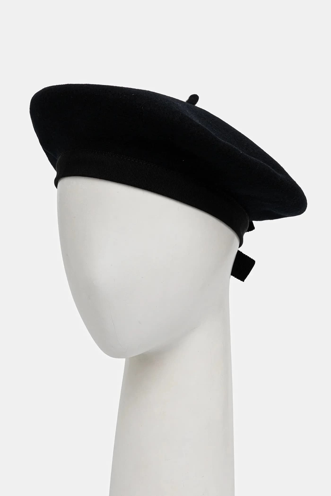 Шерстяной берет