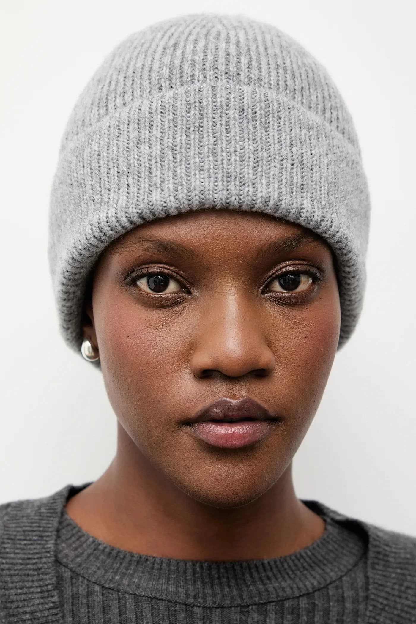 Шапка из шерсти мериноса - фото 5