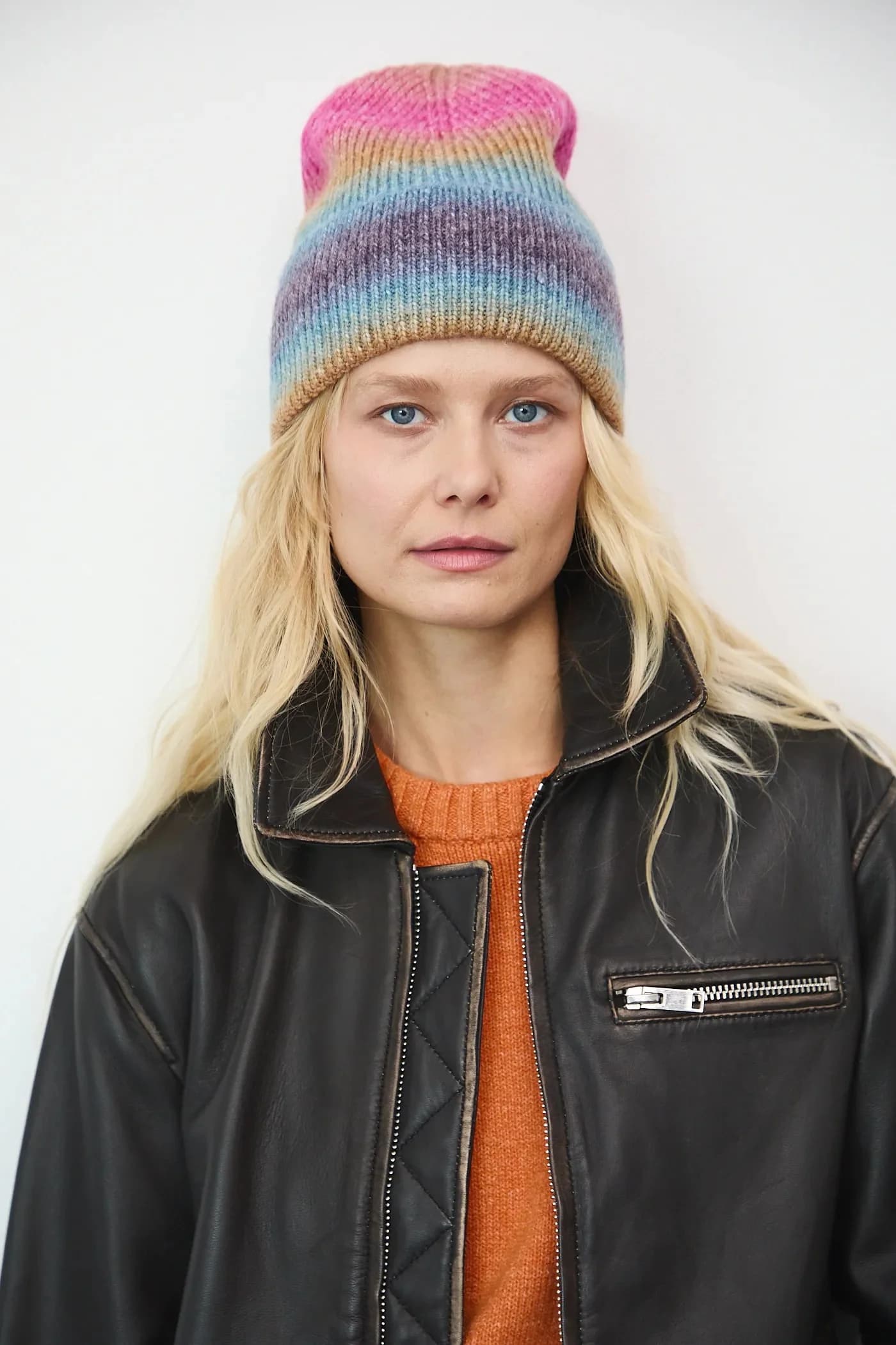 Шапка из смесовой шерсти