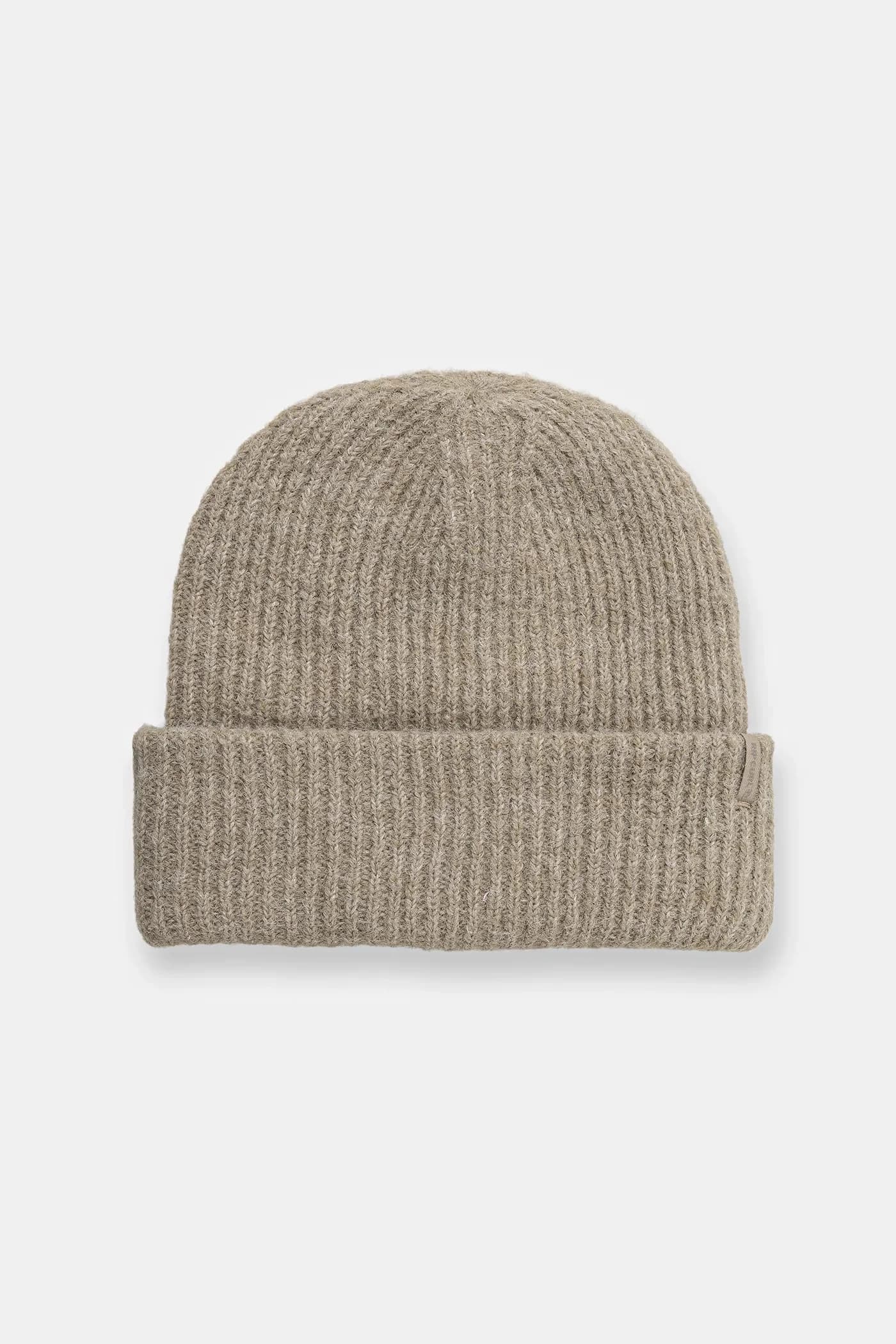 Шапка из смесовой шерсти