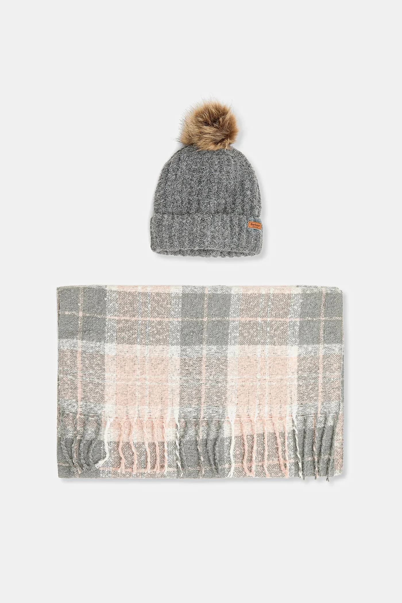 Шапка и шарф