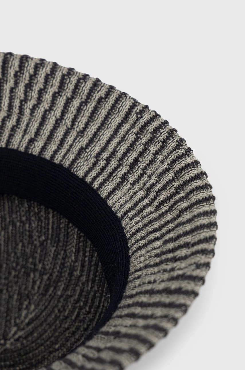 Шапка из смесовой шерсти - фото 4