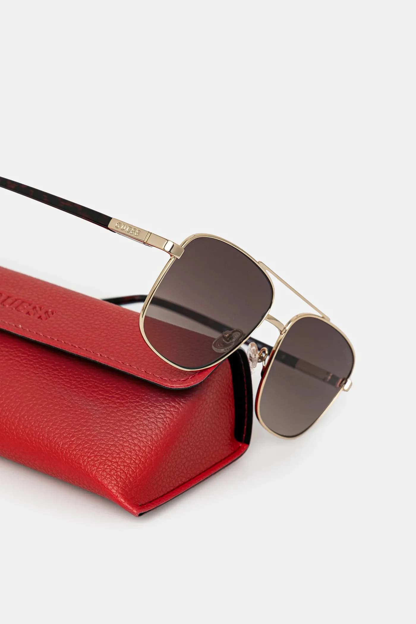 Солнцезащитные очки - фото 3