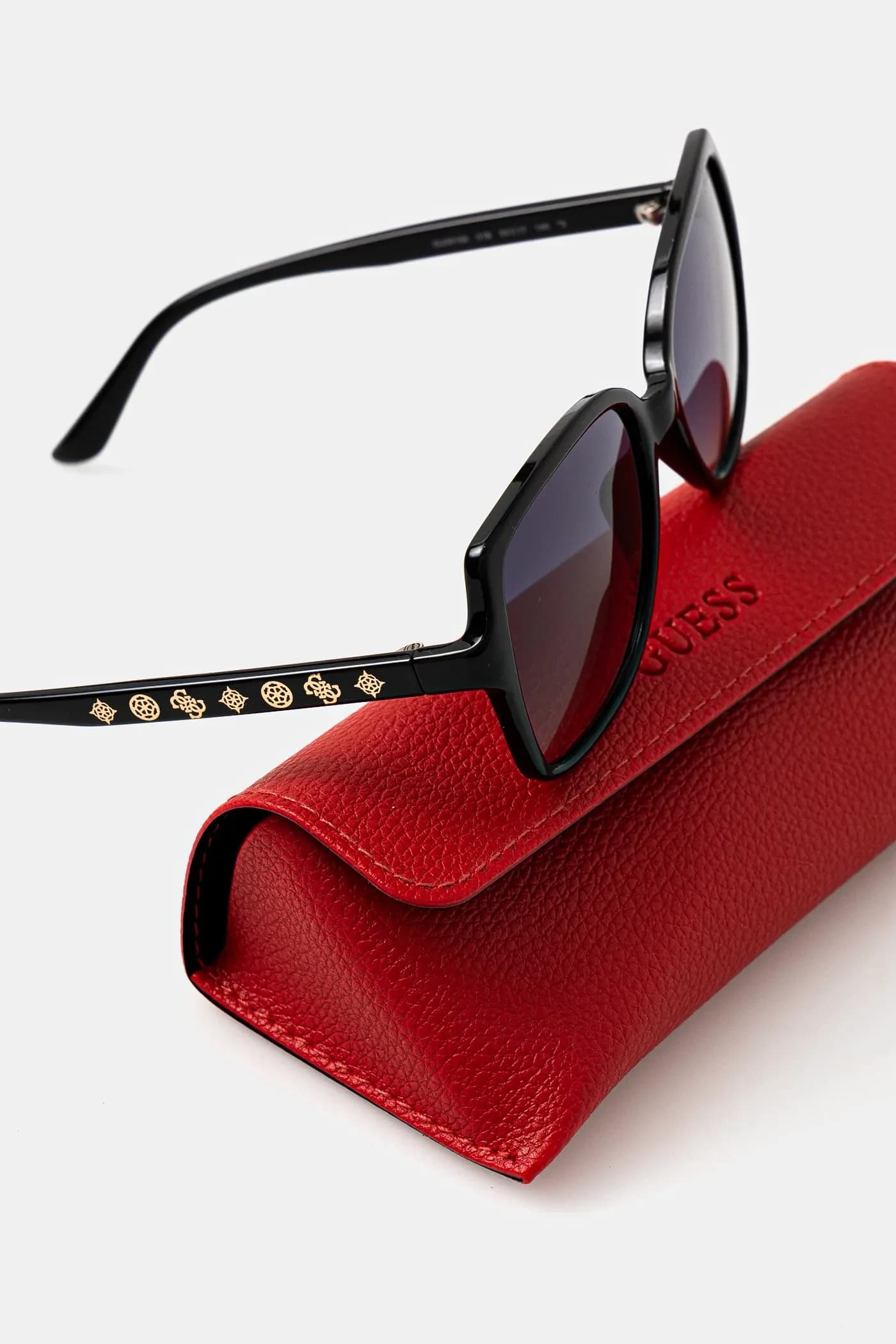 Солнцезащитные очки - фото 4