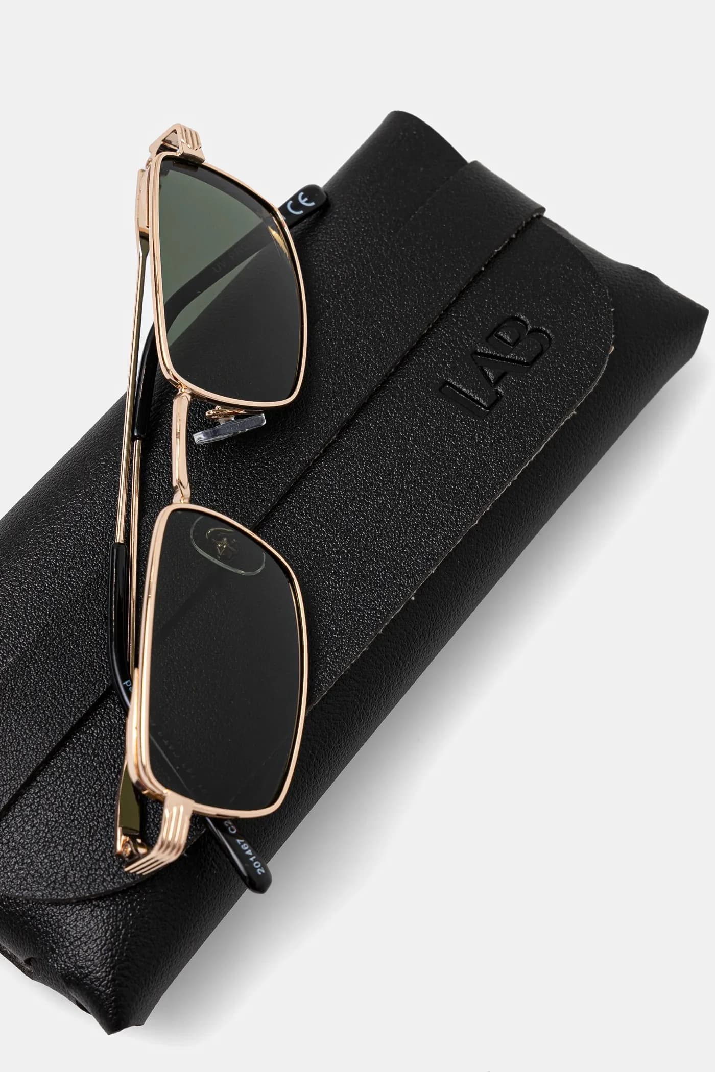 Солнцезащитные очки - фото 3