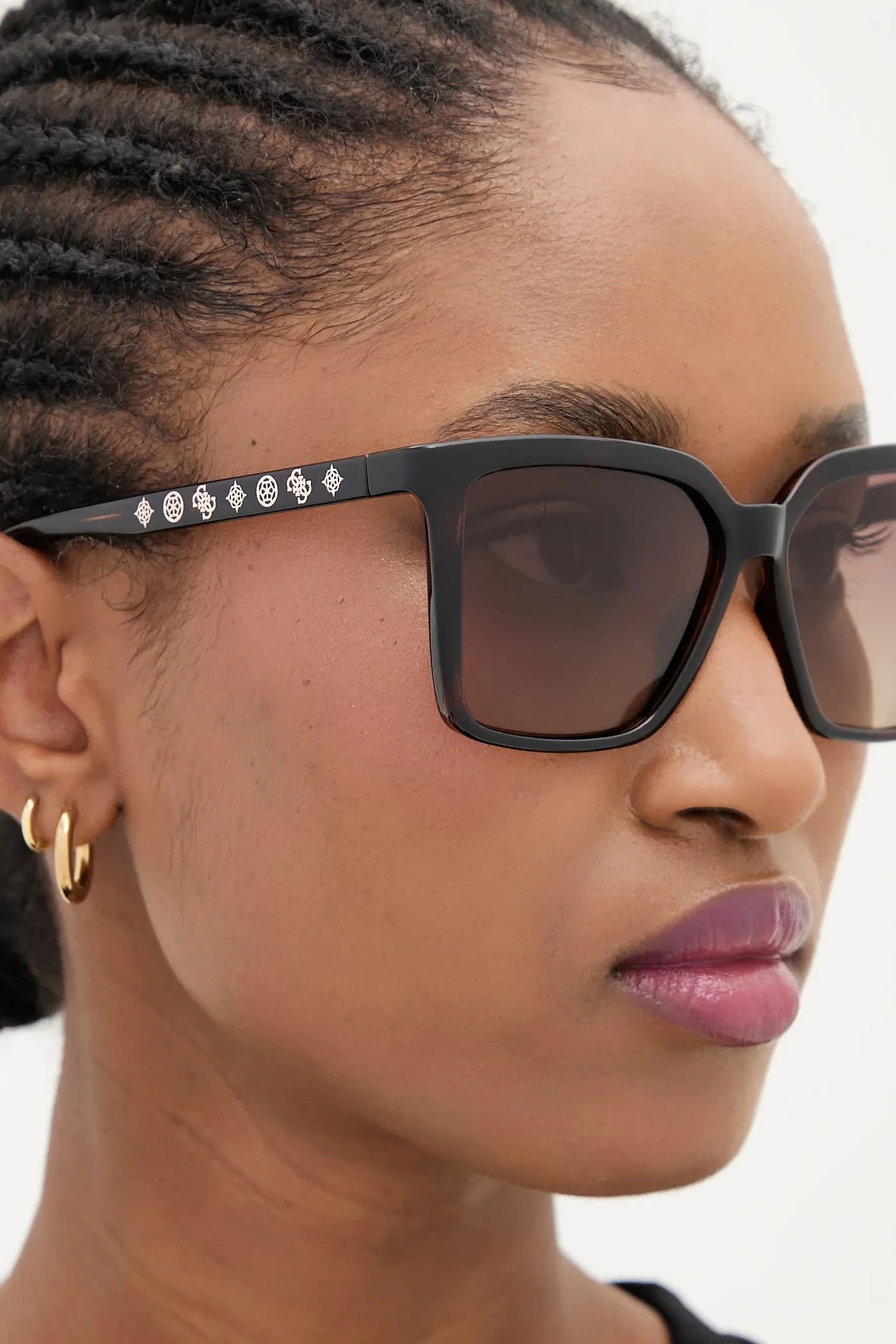 Солнцезащитные очки - фото 10