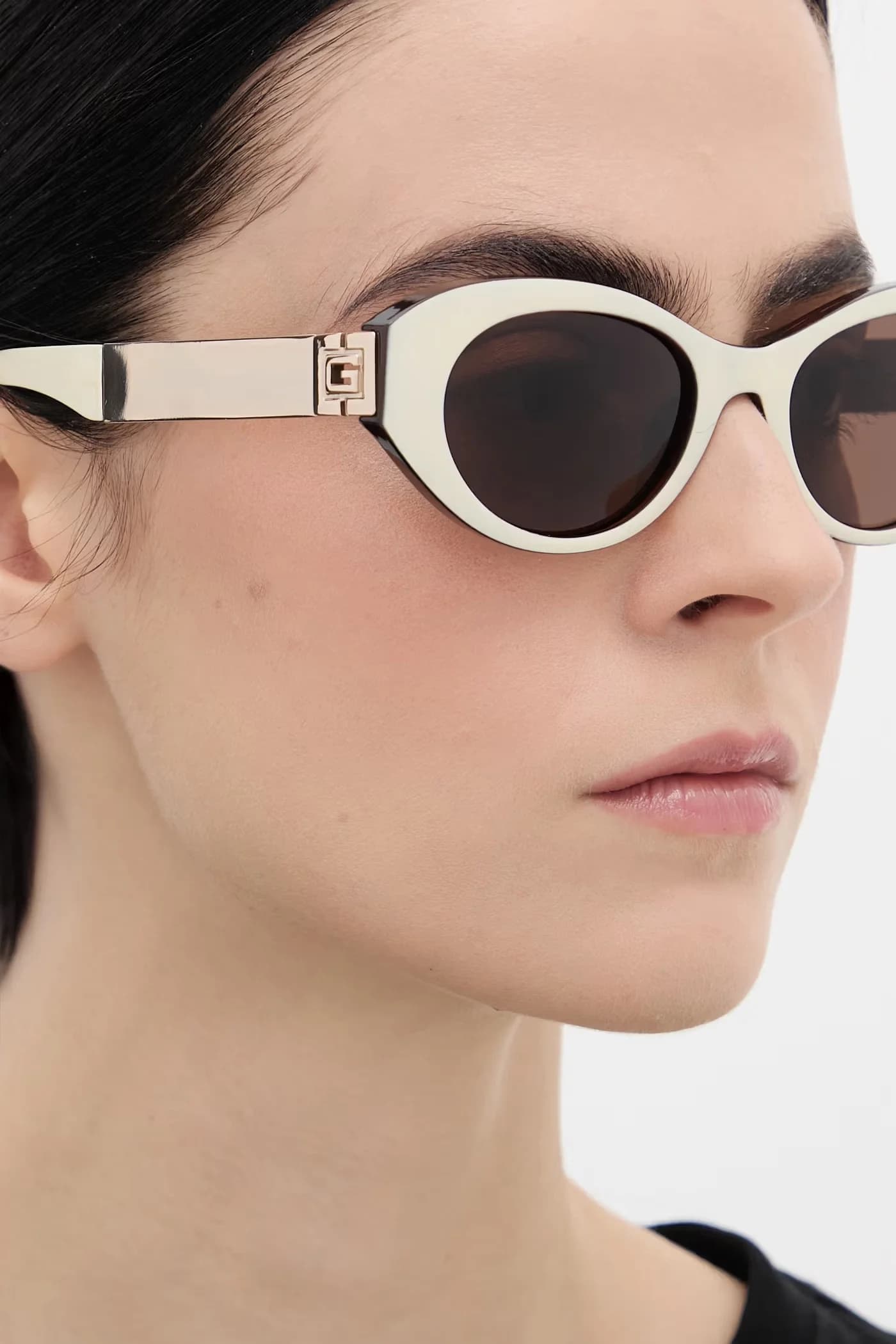 Солнцезащитные очки - фото 10