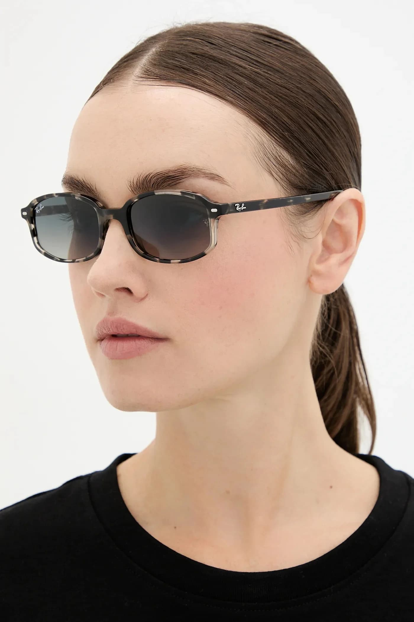 Солнцезащитные очки - фото 3