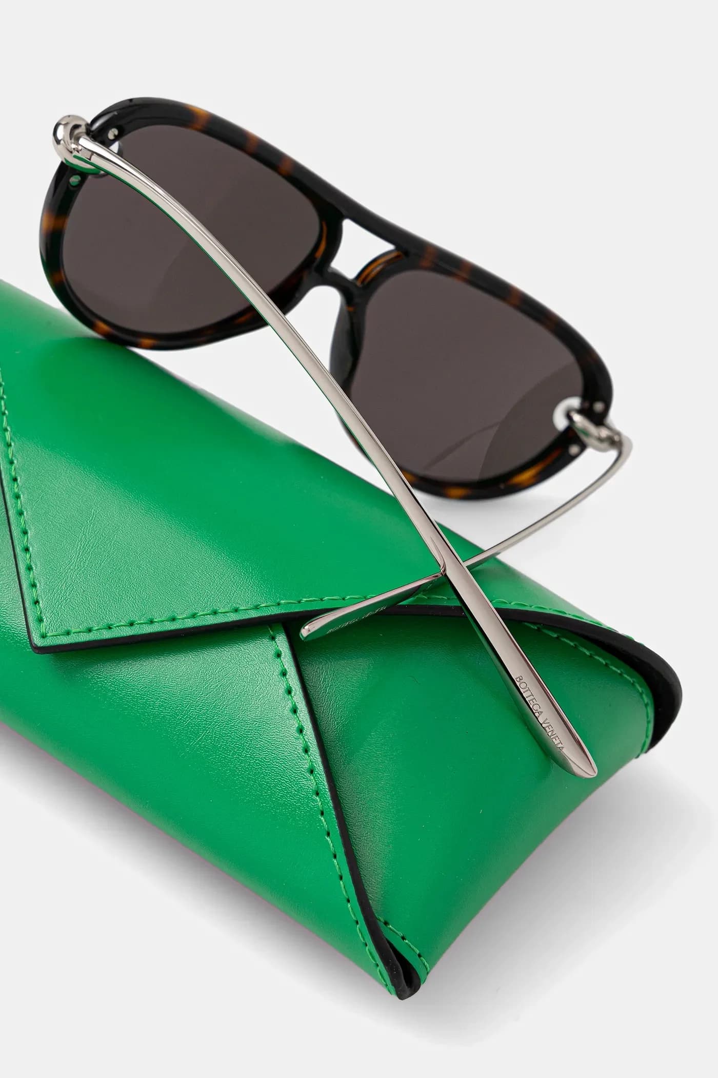 Солнцезащитные очки - фото 5