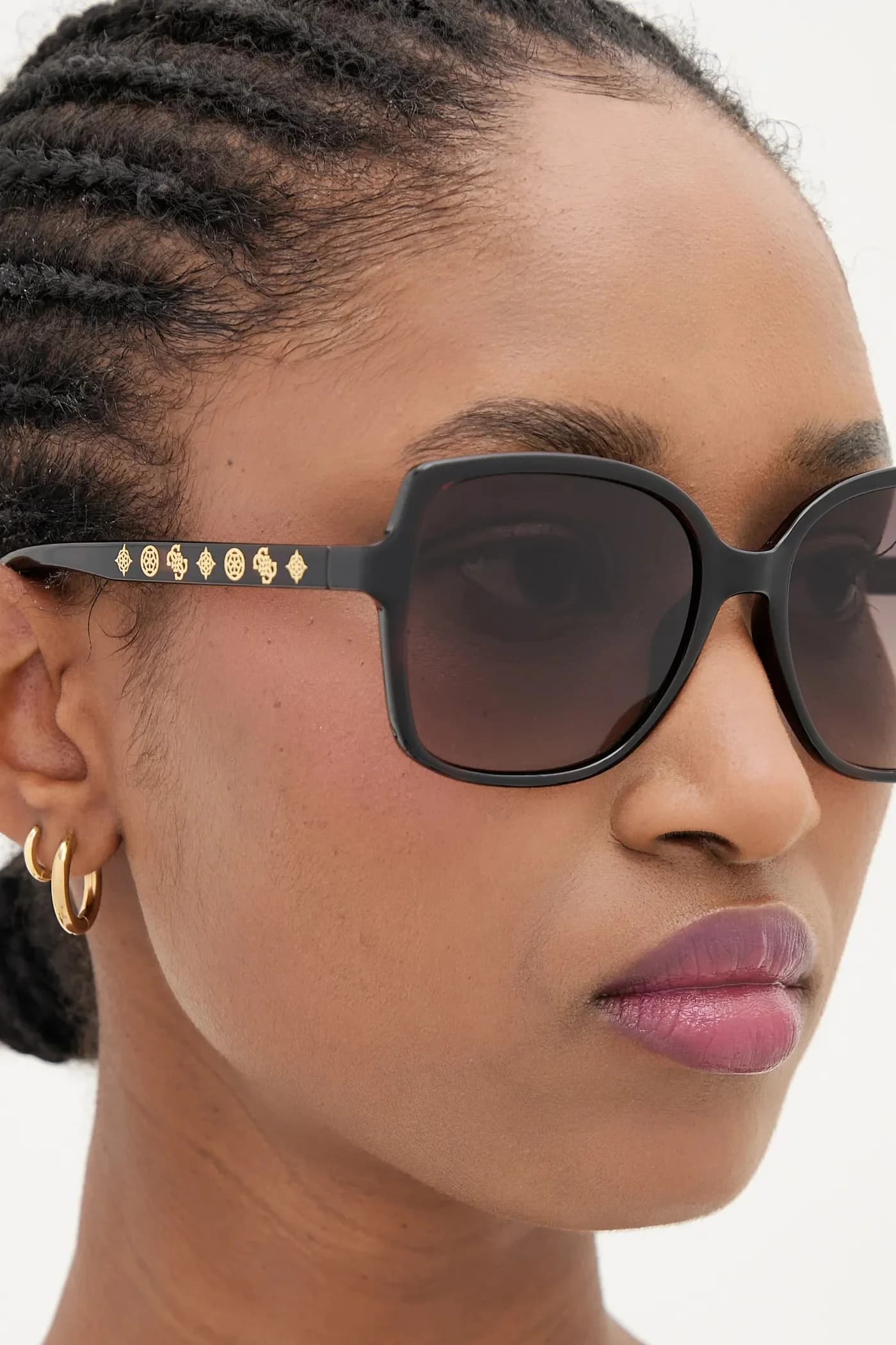 Солнцезащитные очки - фото 10