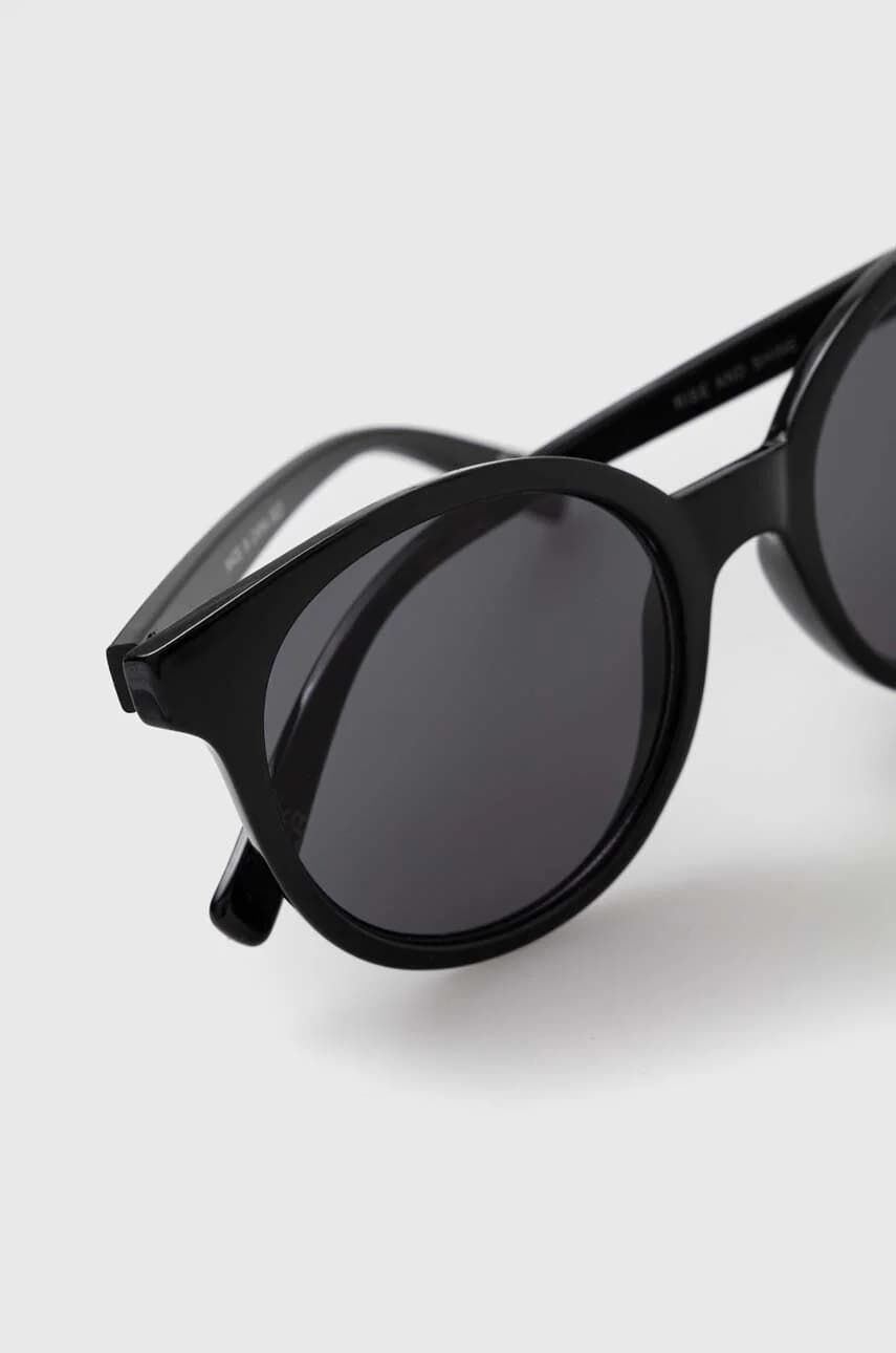 Солнцезащитные очки - фото 3