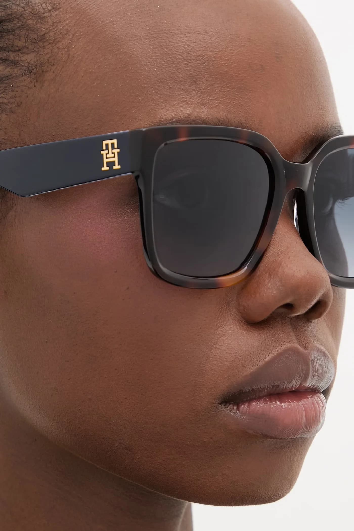 Солнцезащитные очки - фото 8