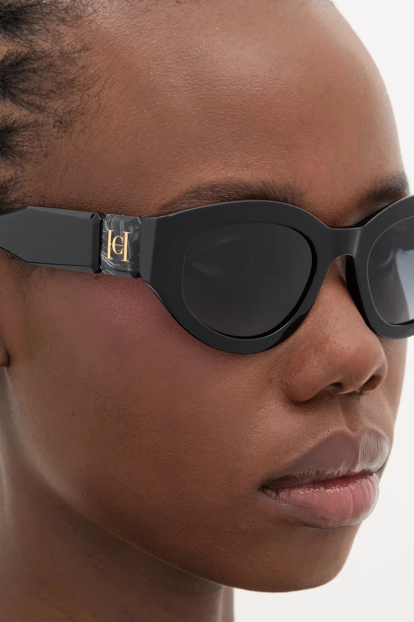 Солнцезащитные очки - фото 8