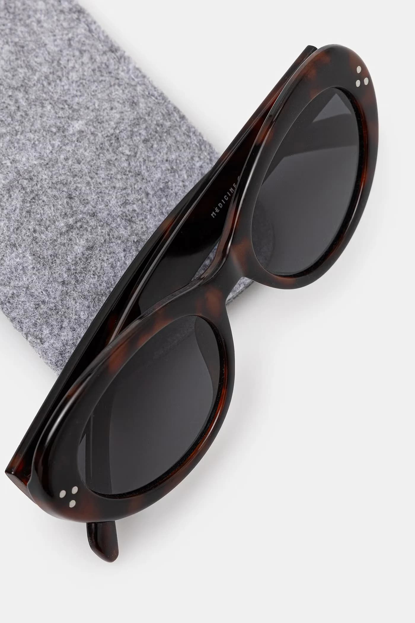 Женские солнцезащитные очки - фото 4