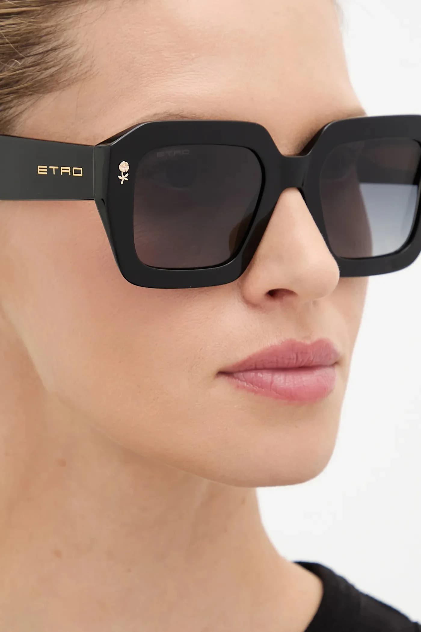 Солнцезащитные очки - фото 8