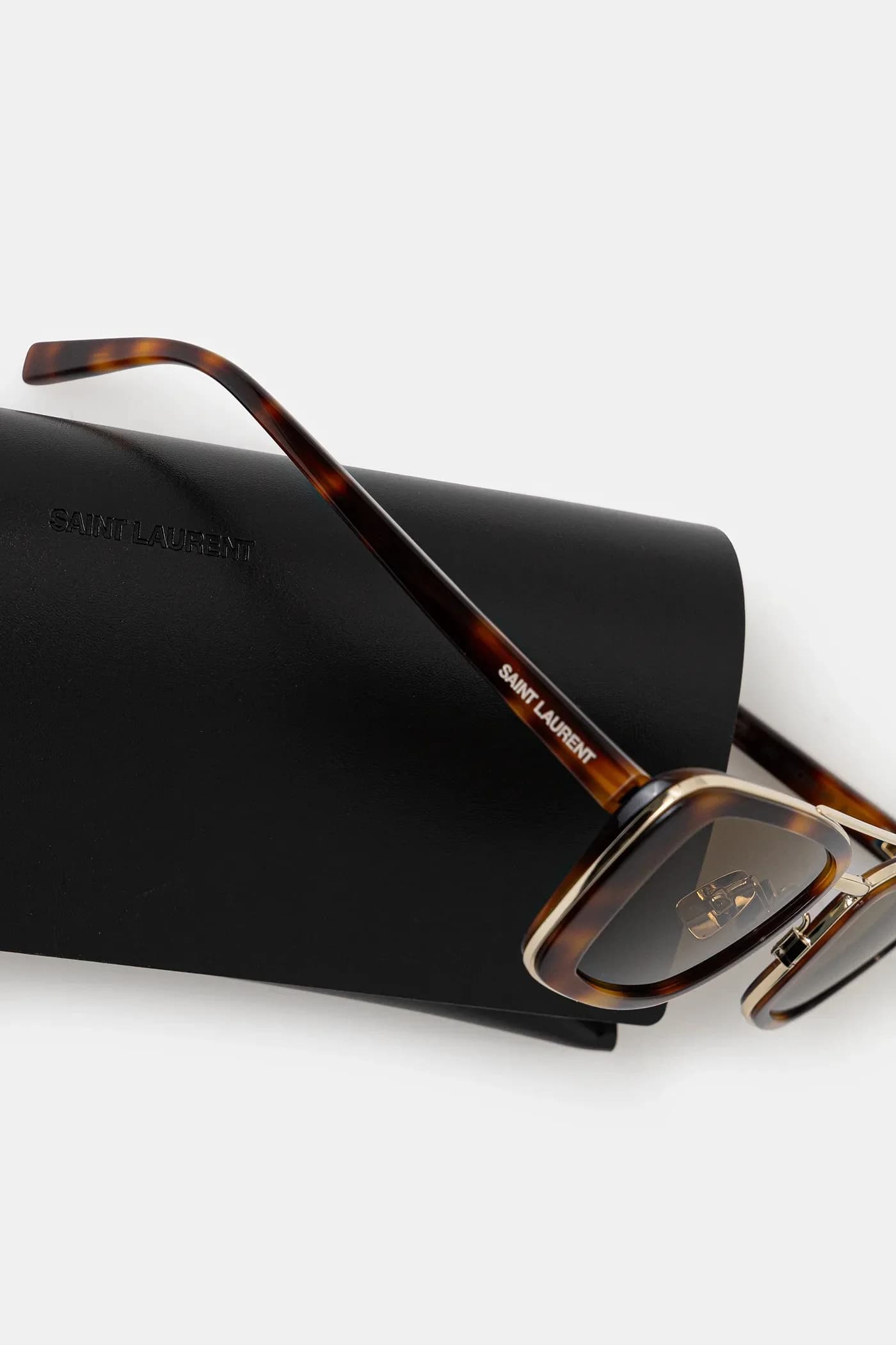 Солнцезащитные очки - фото 5