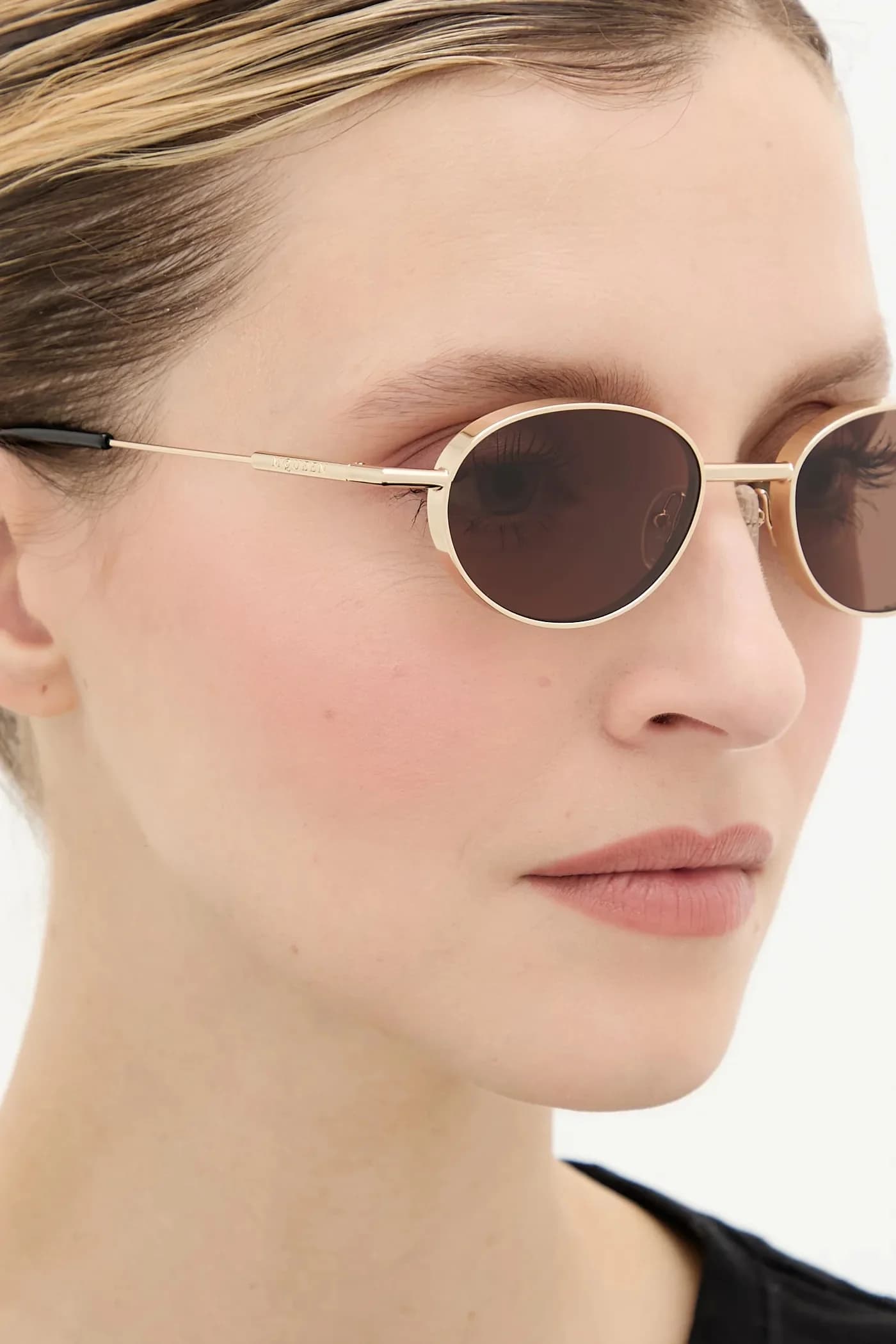 Солнцезащитные очки - фото 10