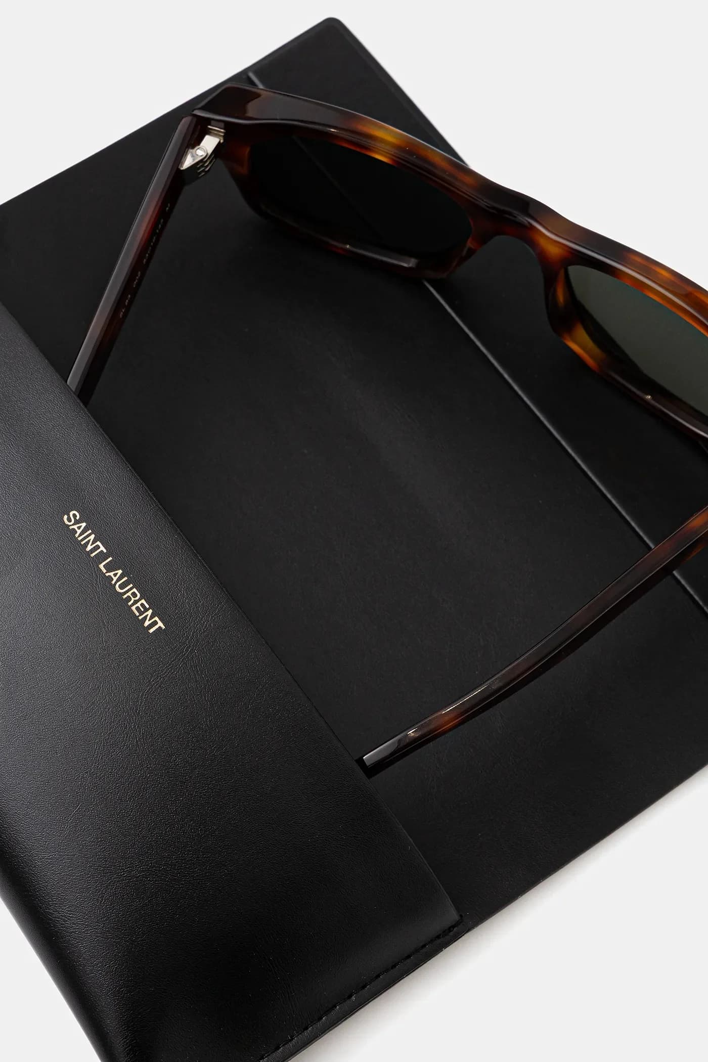 Солнцезащитные очки - фото 5