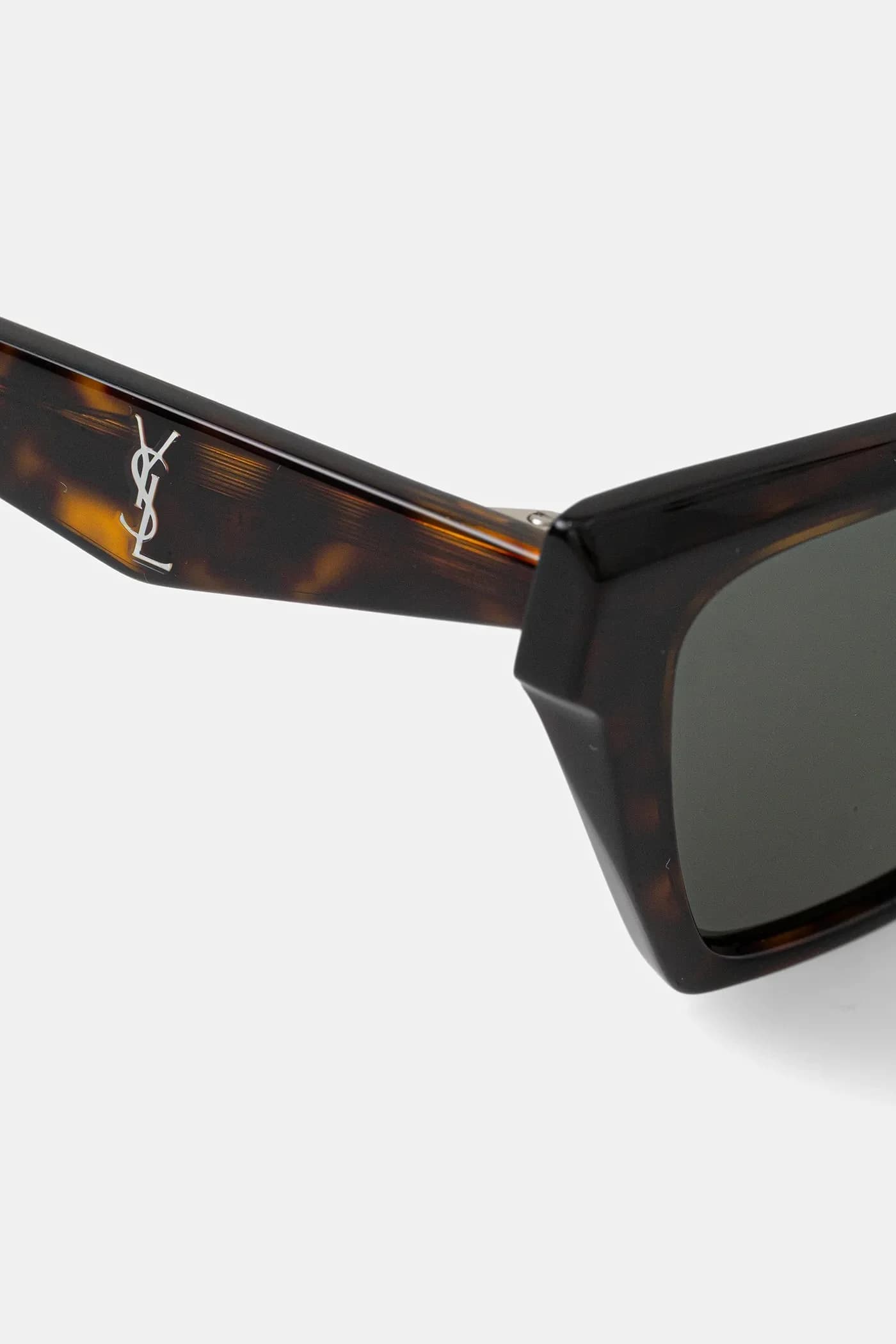 Солнцезащитные очки - фото 5