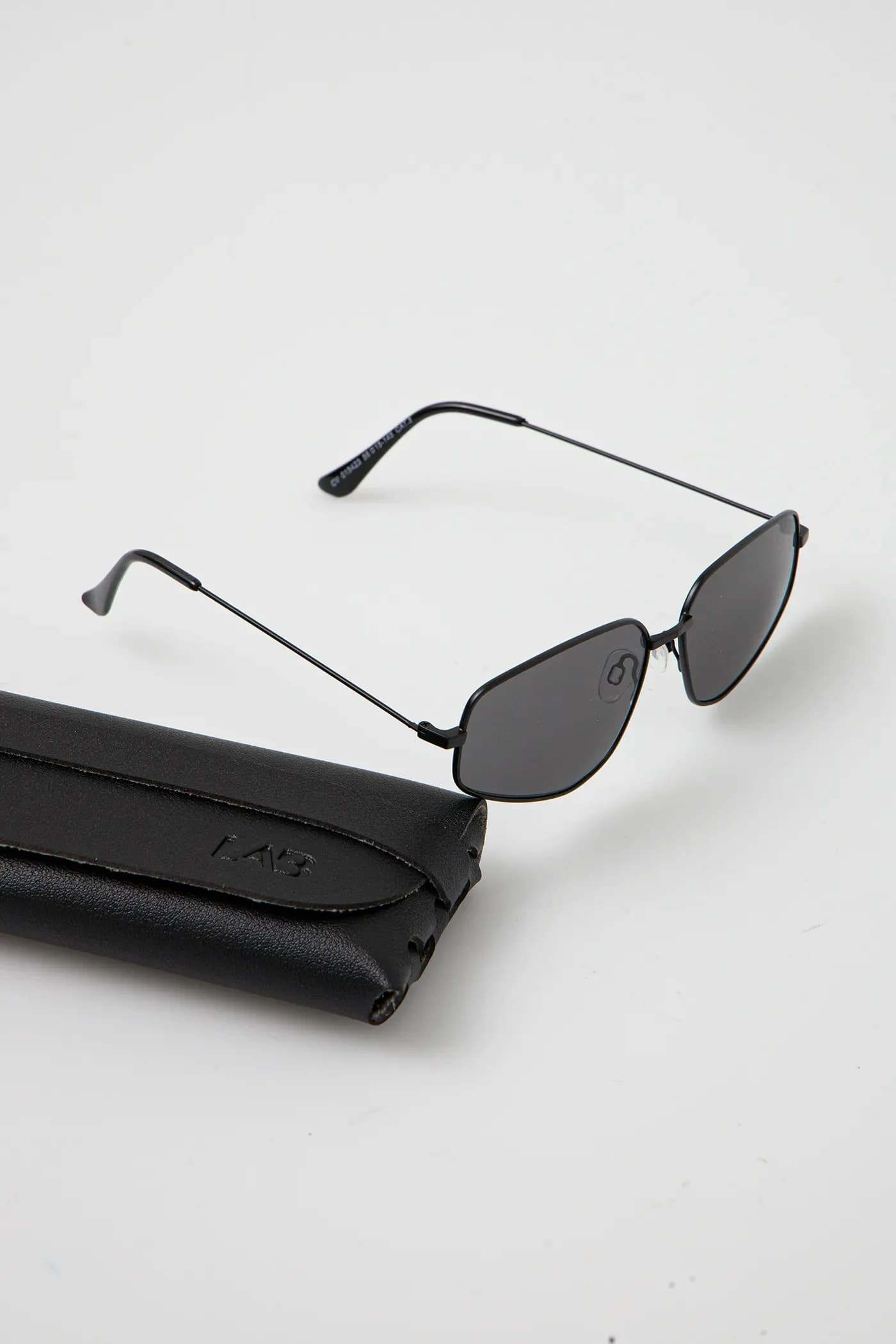 Солнцезащитные очки - фото 3