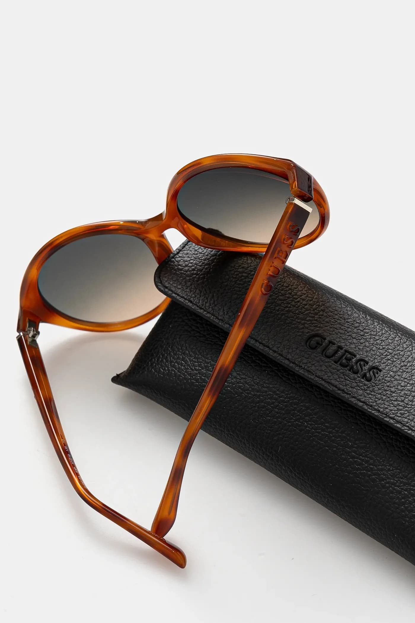 Солнцезащитные очки - фото 4