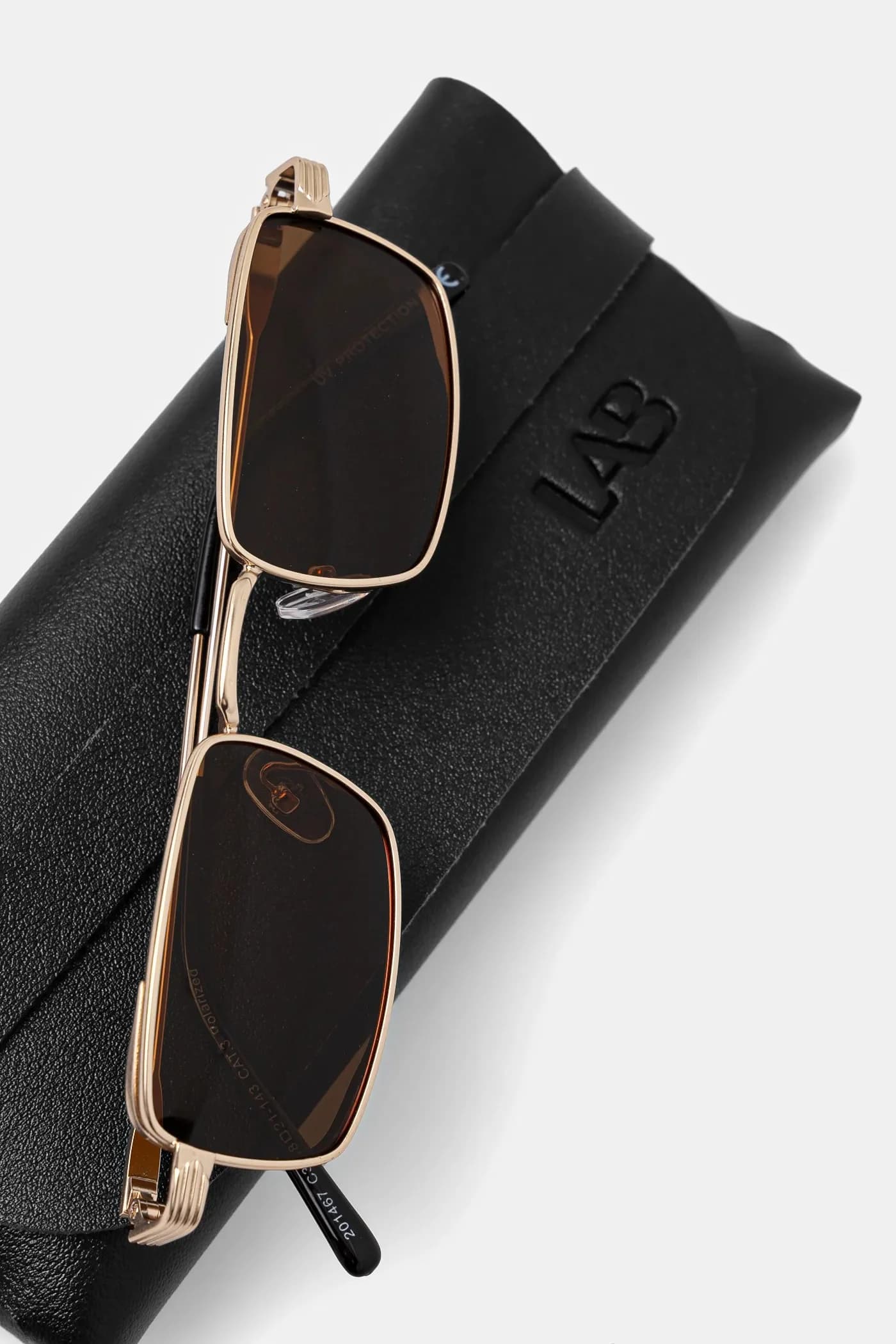 Солнцезащитные очки - фото 3