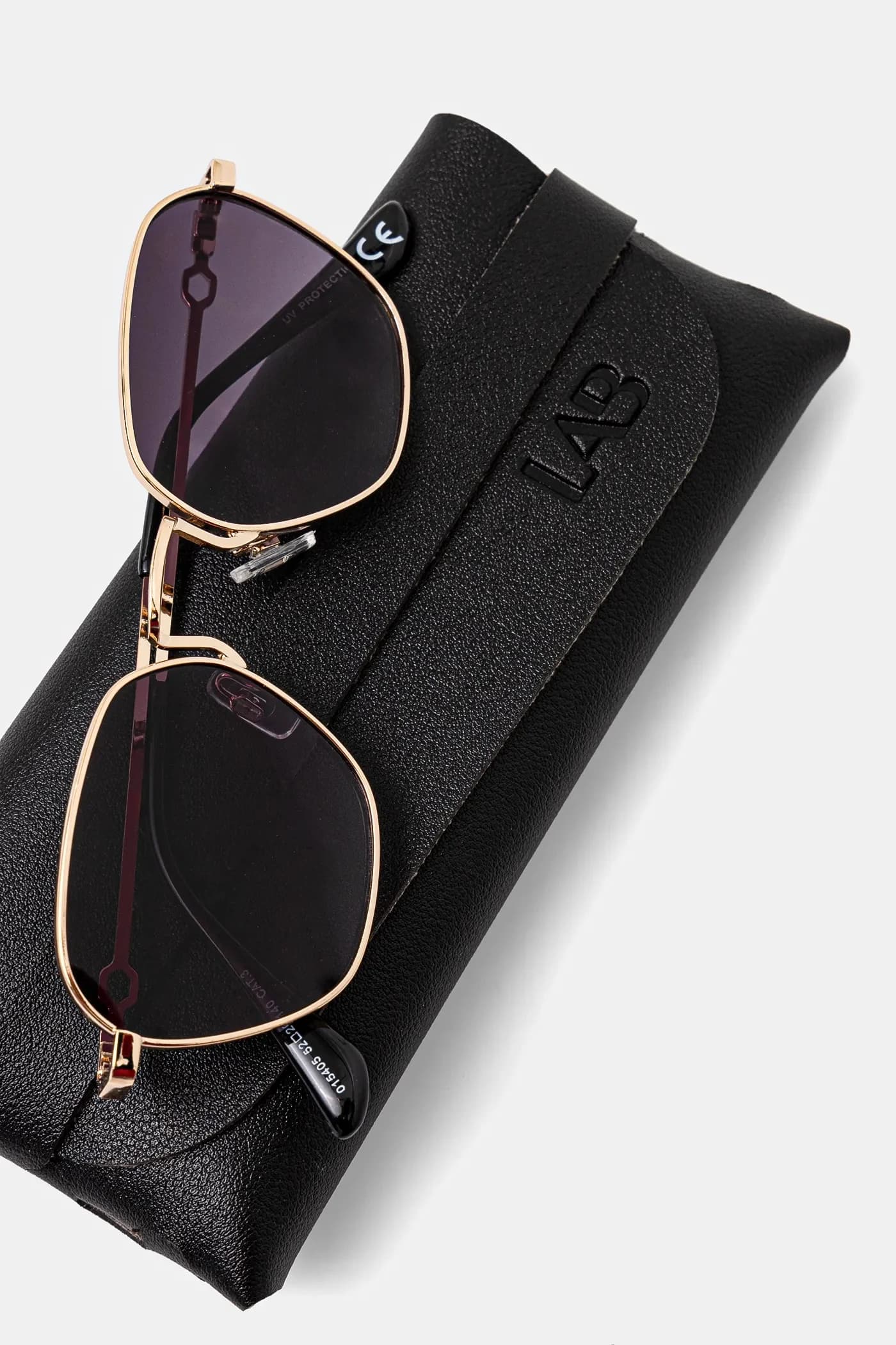 Солнцезащитные очки - фото 3