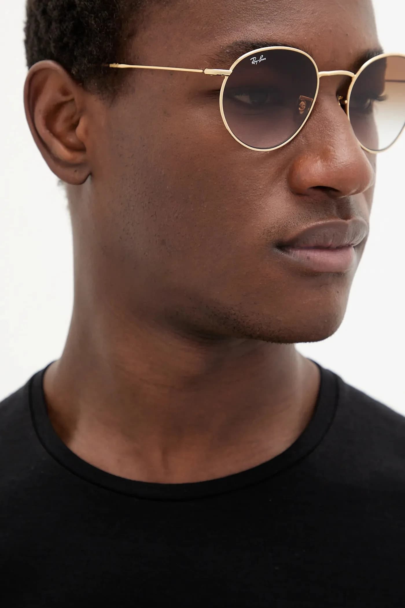 Солнцезащитные очки - фото 10