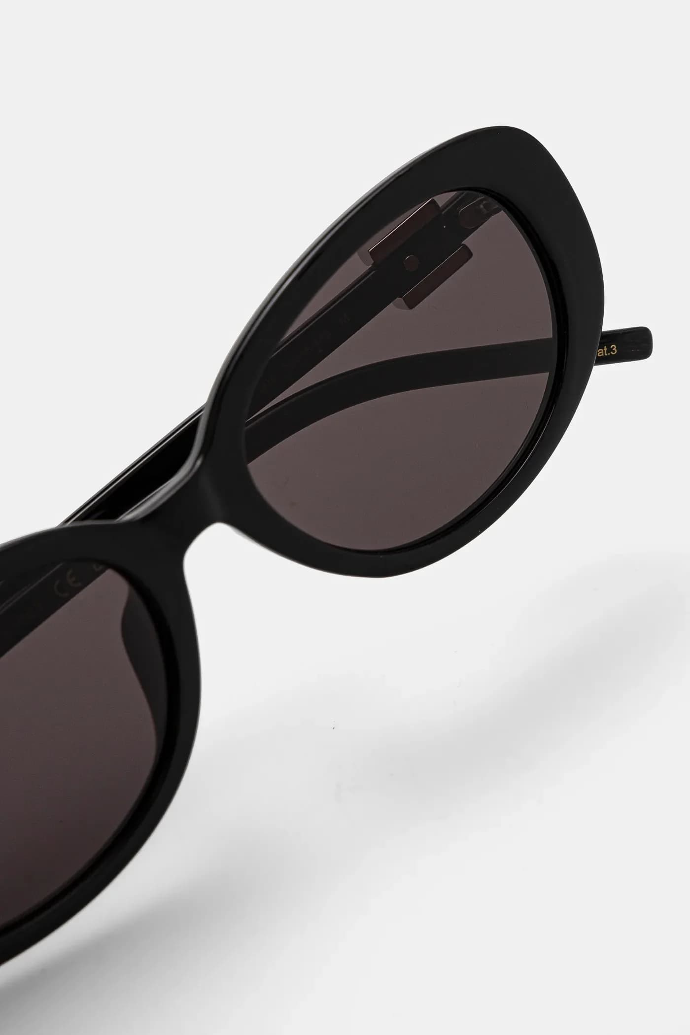 Солнцезащитные очки - фото 4