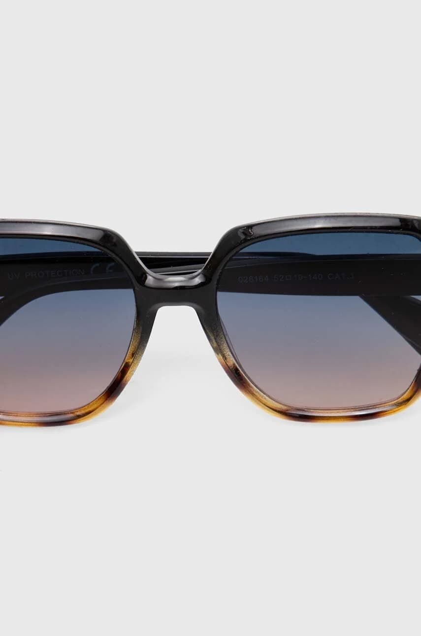 Солнцезащитные очки - фото 3