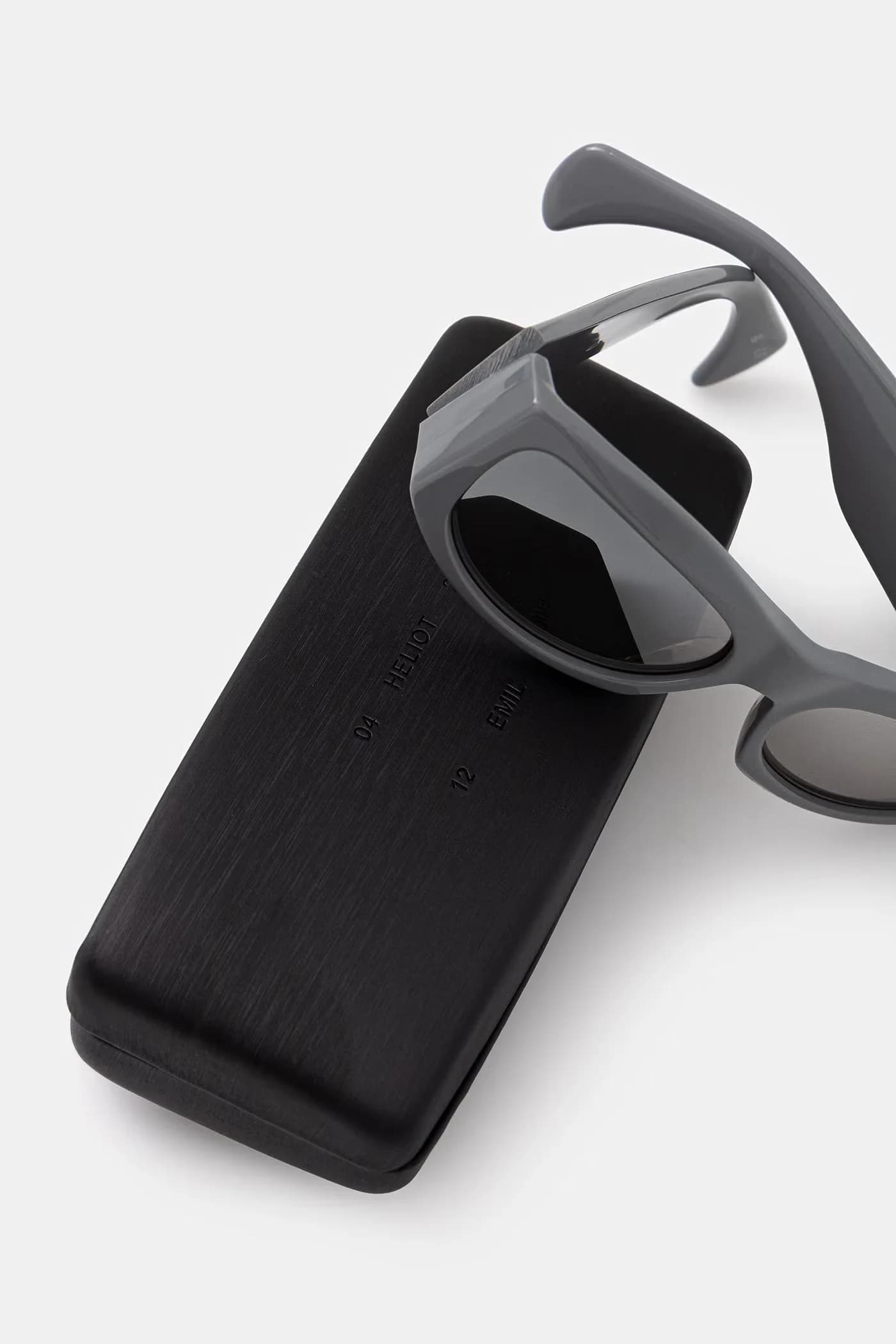 Солнцезащитные очки - фото 4