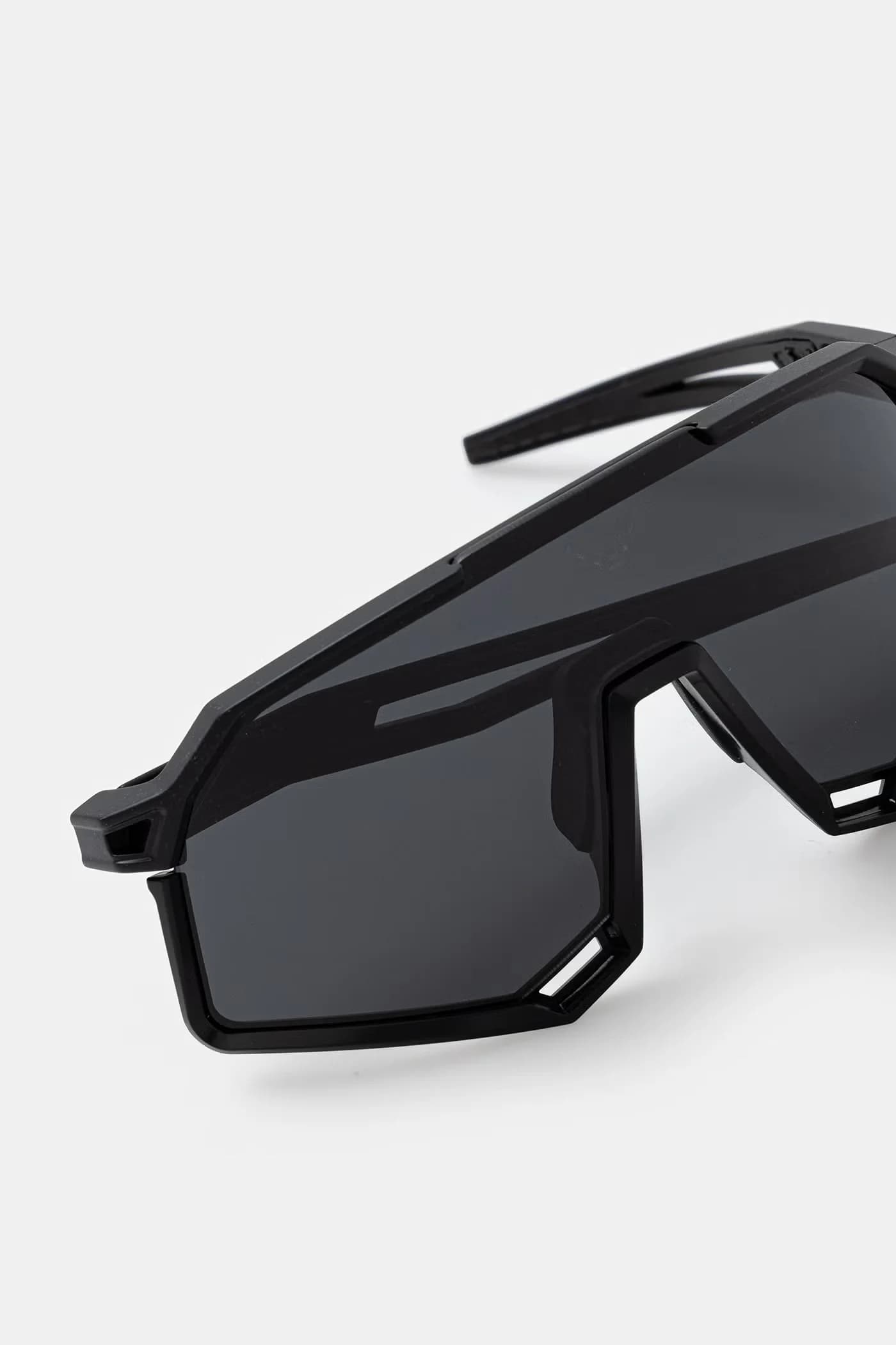 Солнцезащитные очки - фото 3