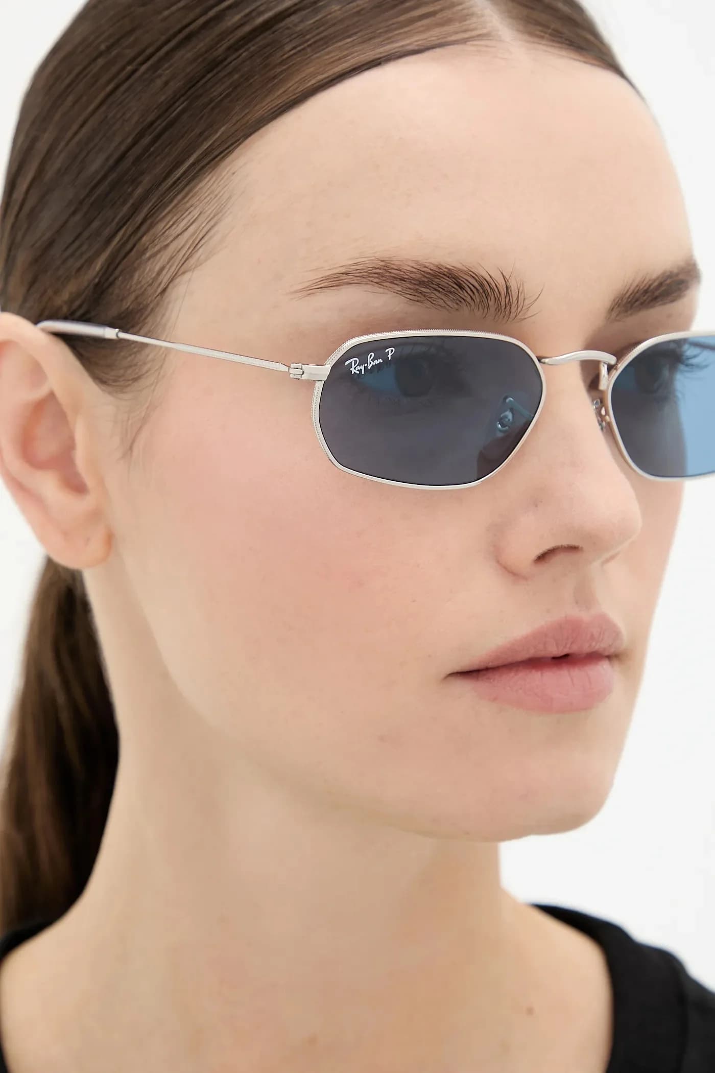 Солнцезащитные очки - фото 11