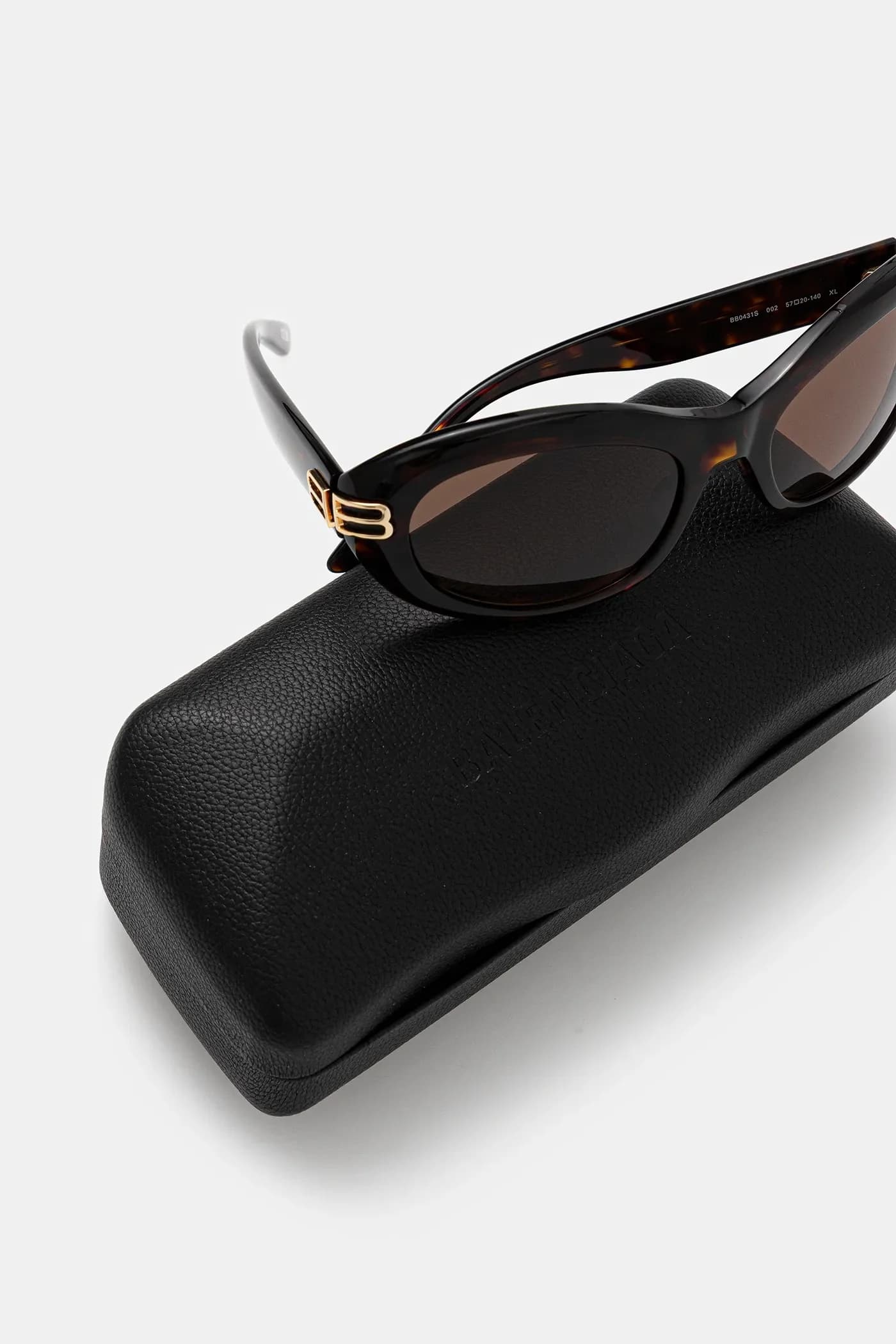 Солнцезащитные очки - фото 4