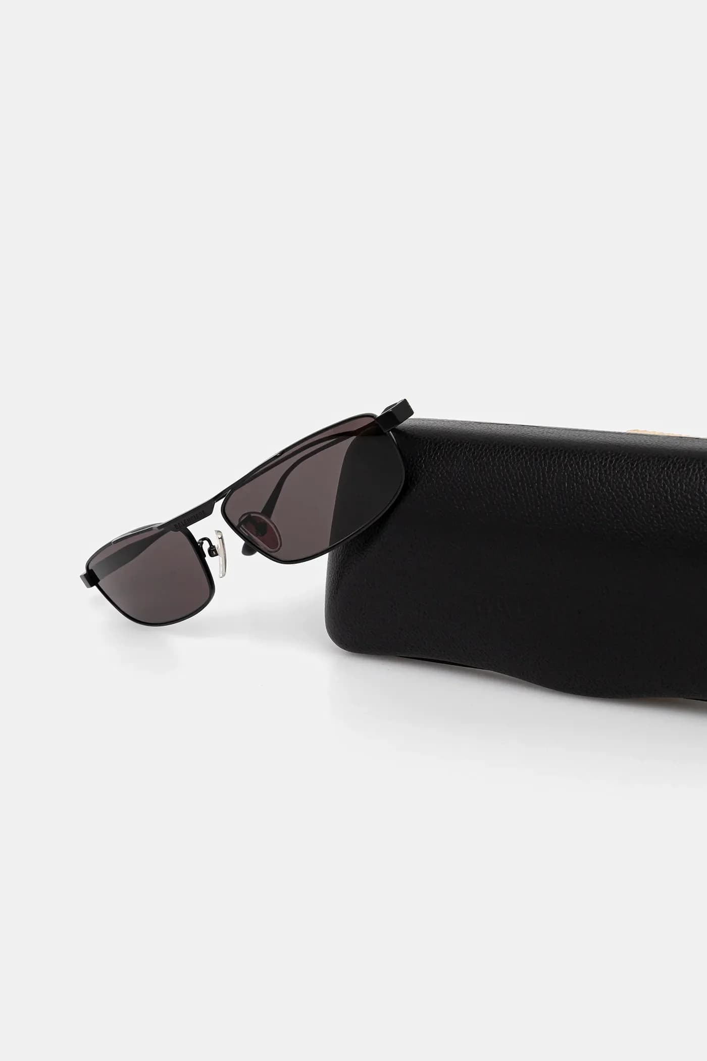 Солнцезащитные очки - фото 6