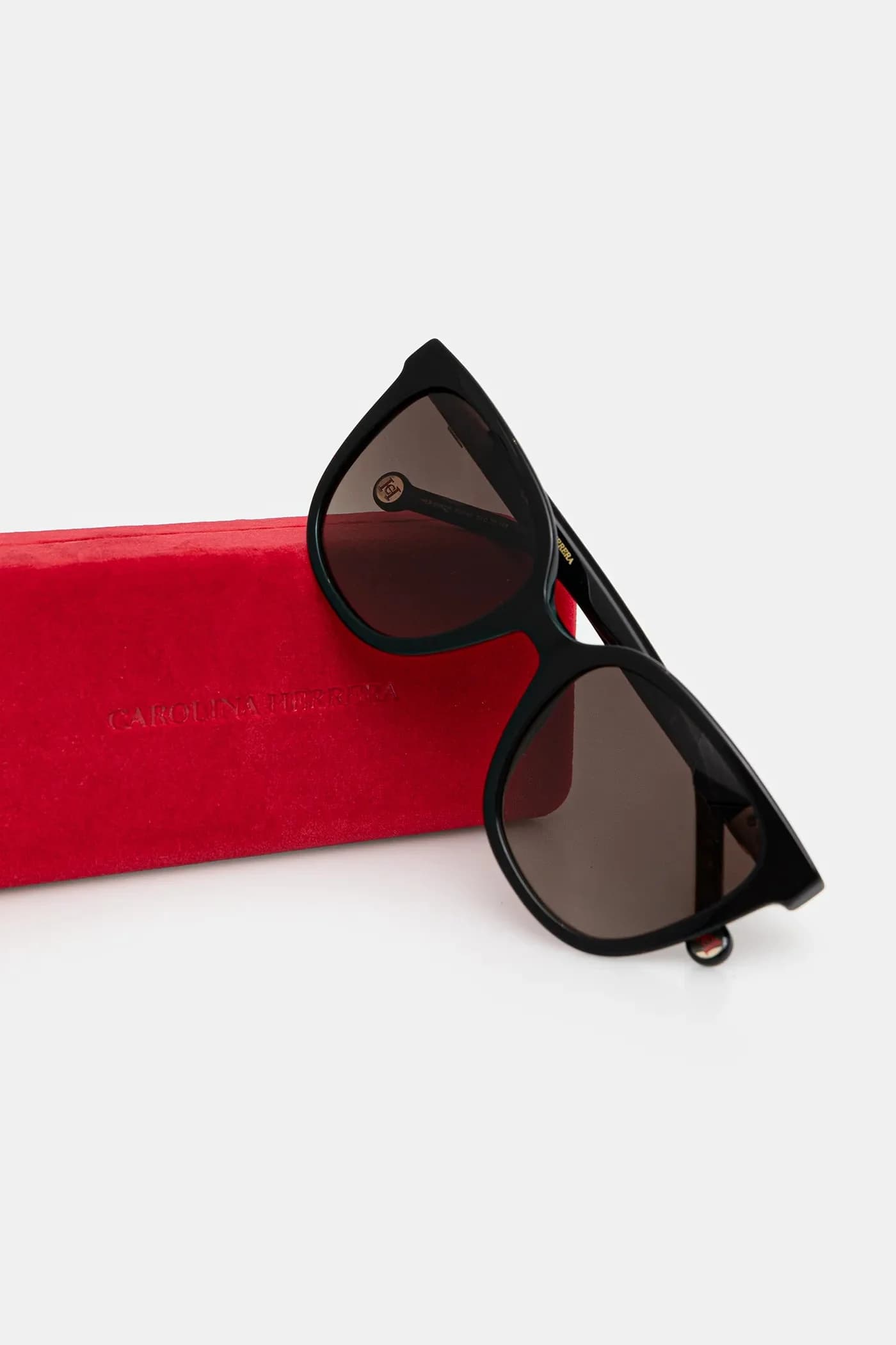 Солнцезащитные очки - фото 5