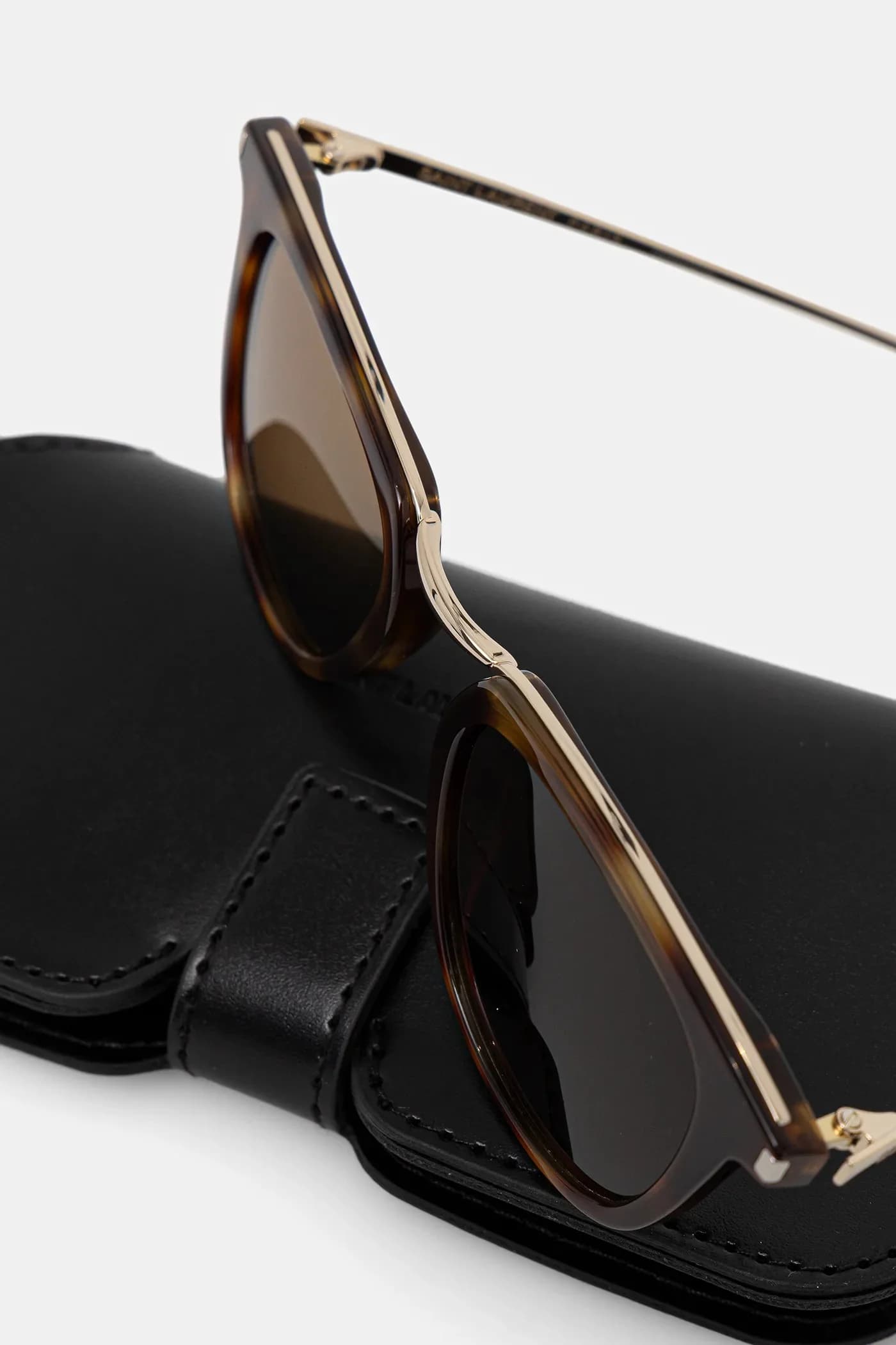 Солнцезащитные очки - фото 6