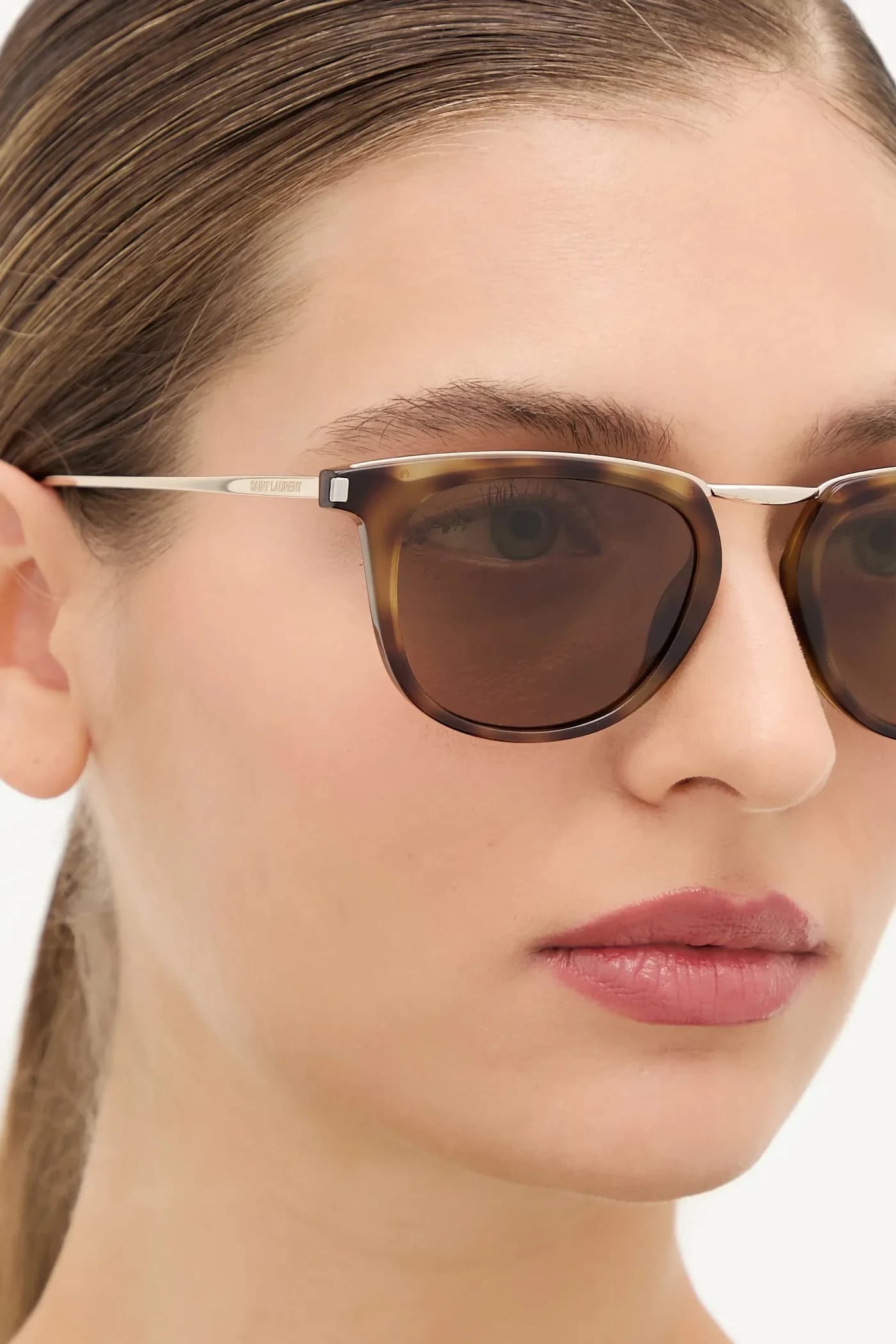 Солнцезащитные очки - фото 10