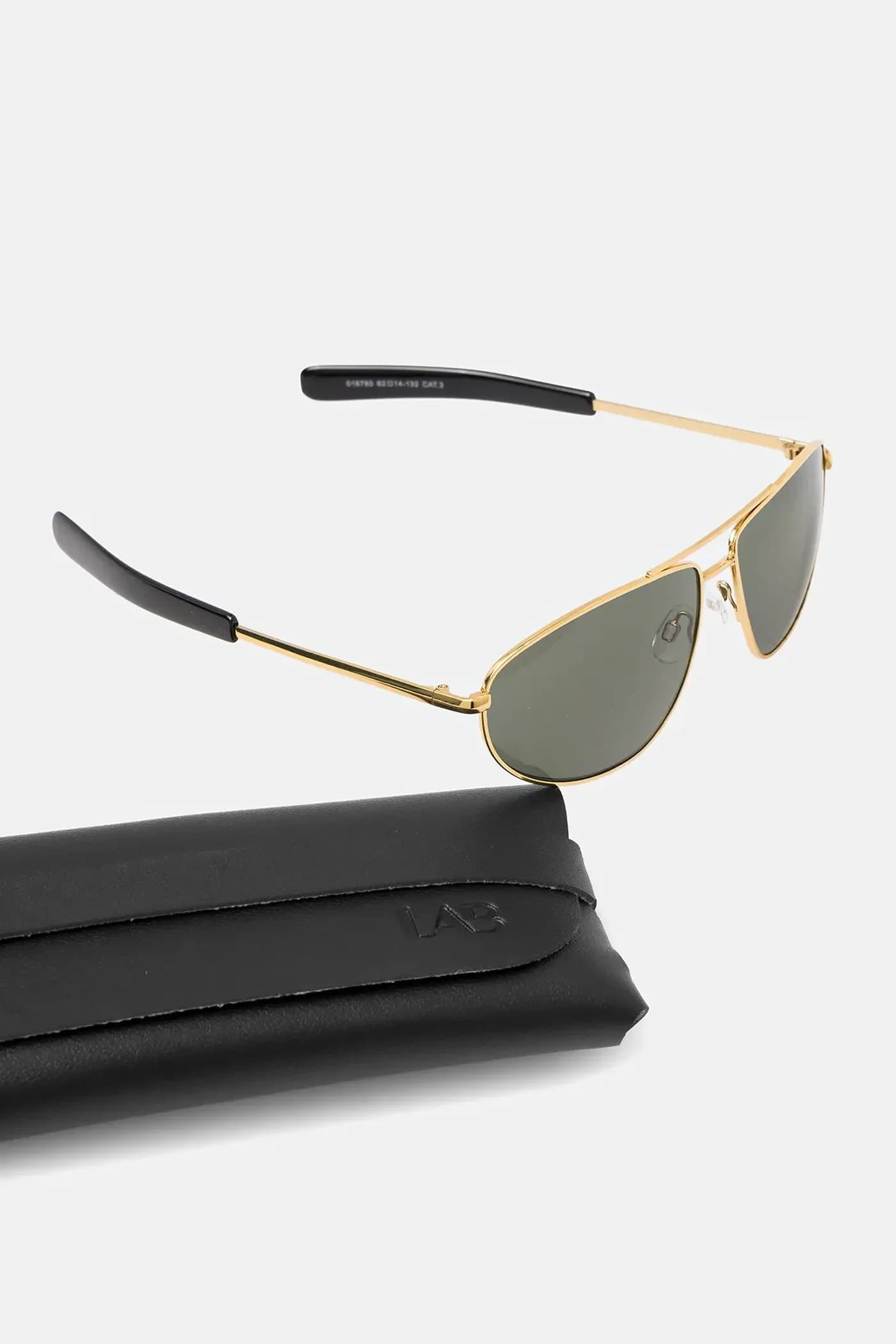 Солнцезащитные очки - фото 3