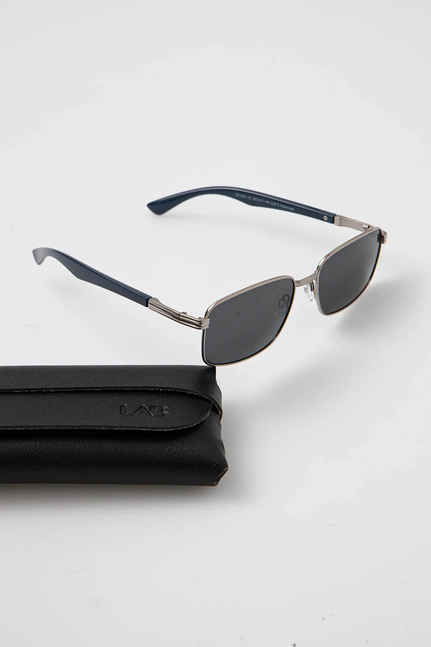 Солнцезащитные очки - фото 3