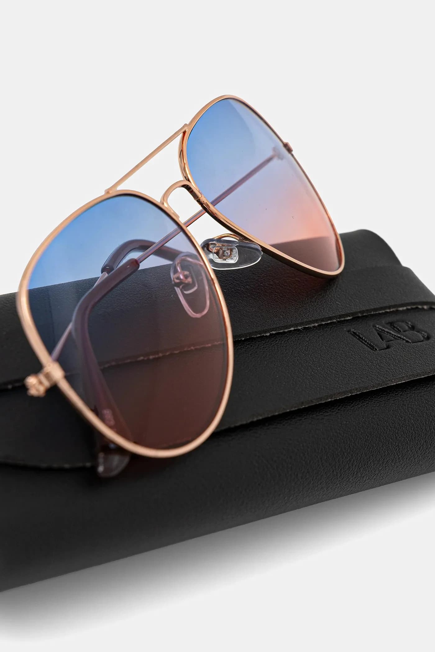 Солнцезащитные очки - фото 3