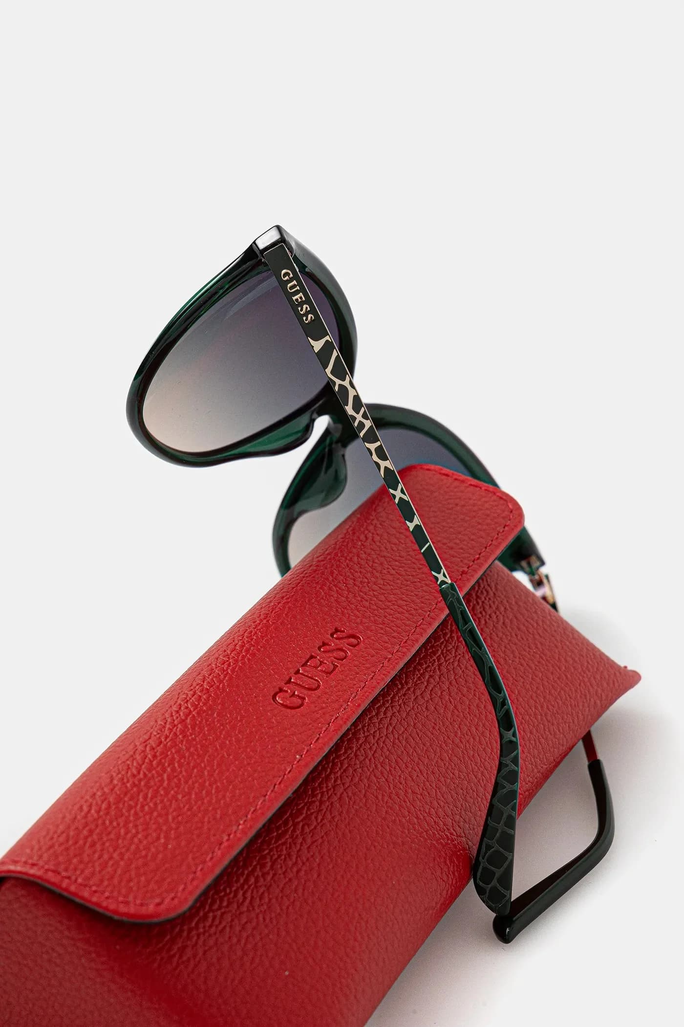 Солнцезащитные очки - фото 3