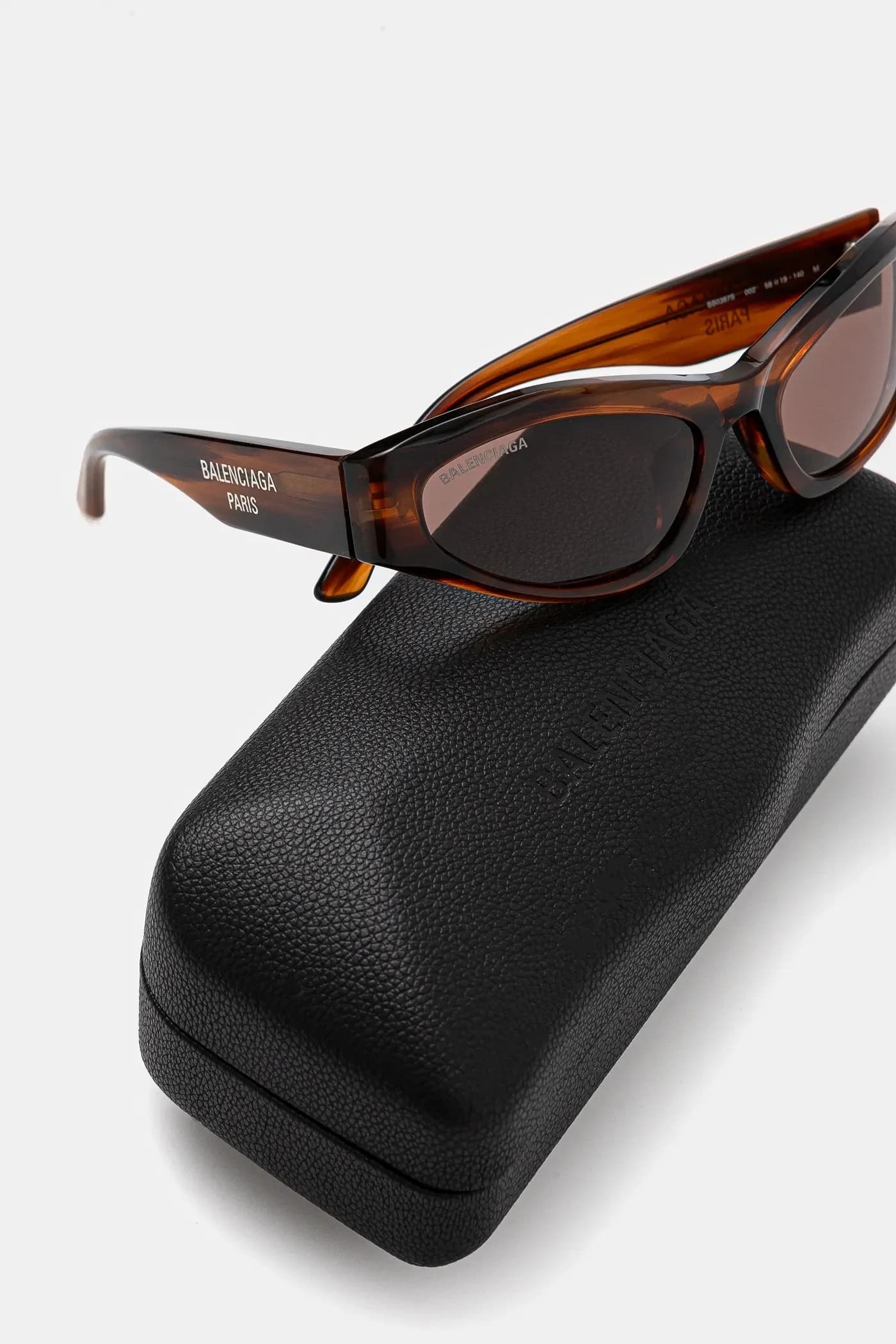 Солнцезащитные очки - фото 3