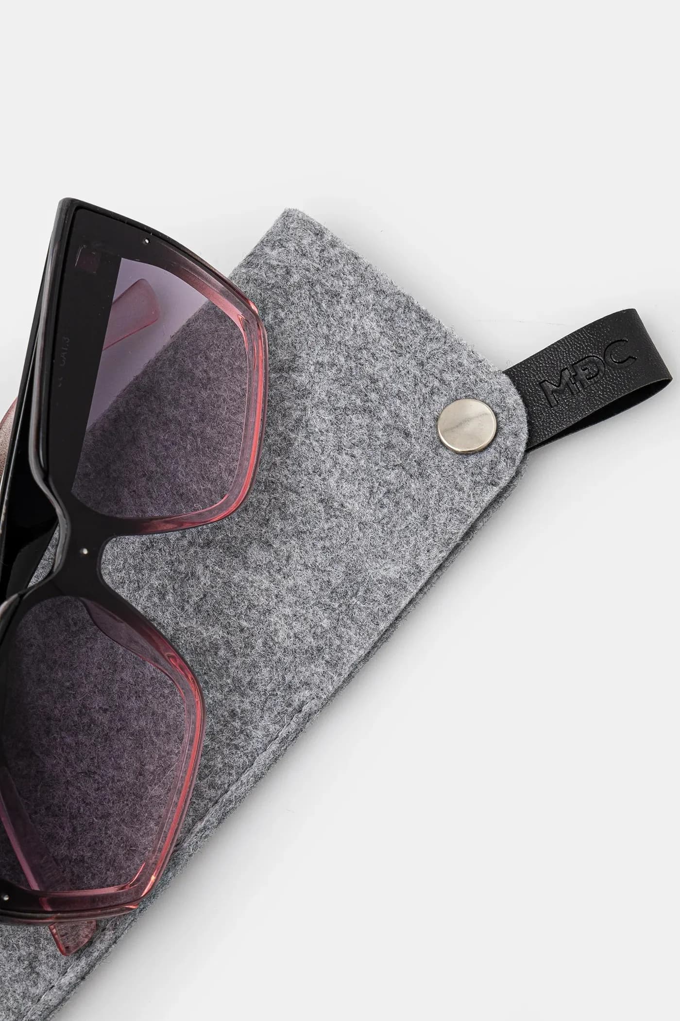 Солнцезащитные очки - фото 4