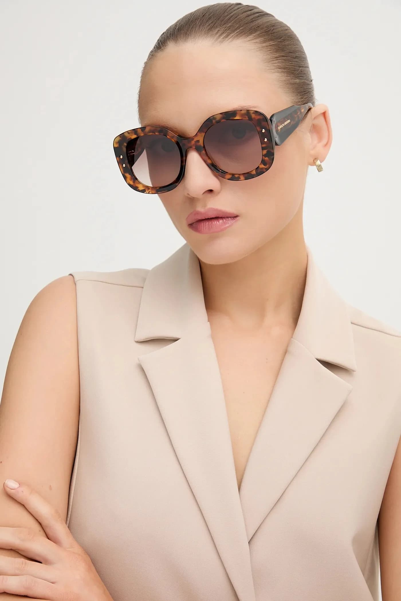 Солнцезащитные очки - фото 7