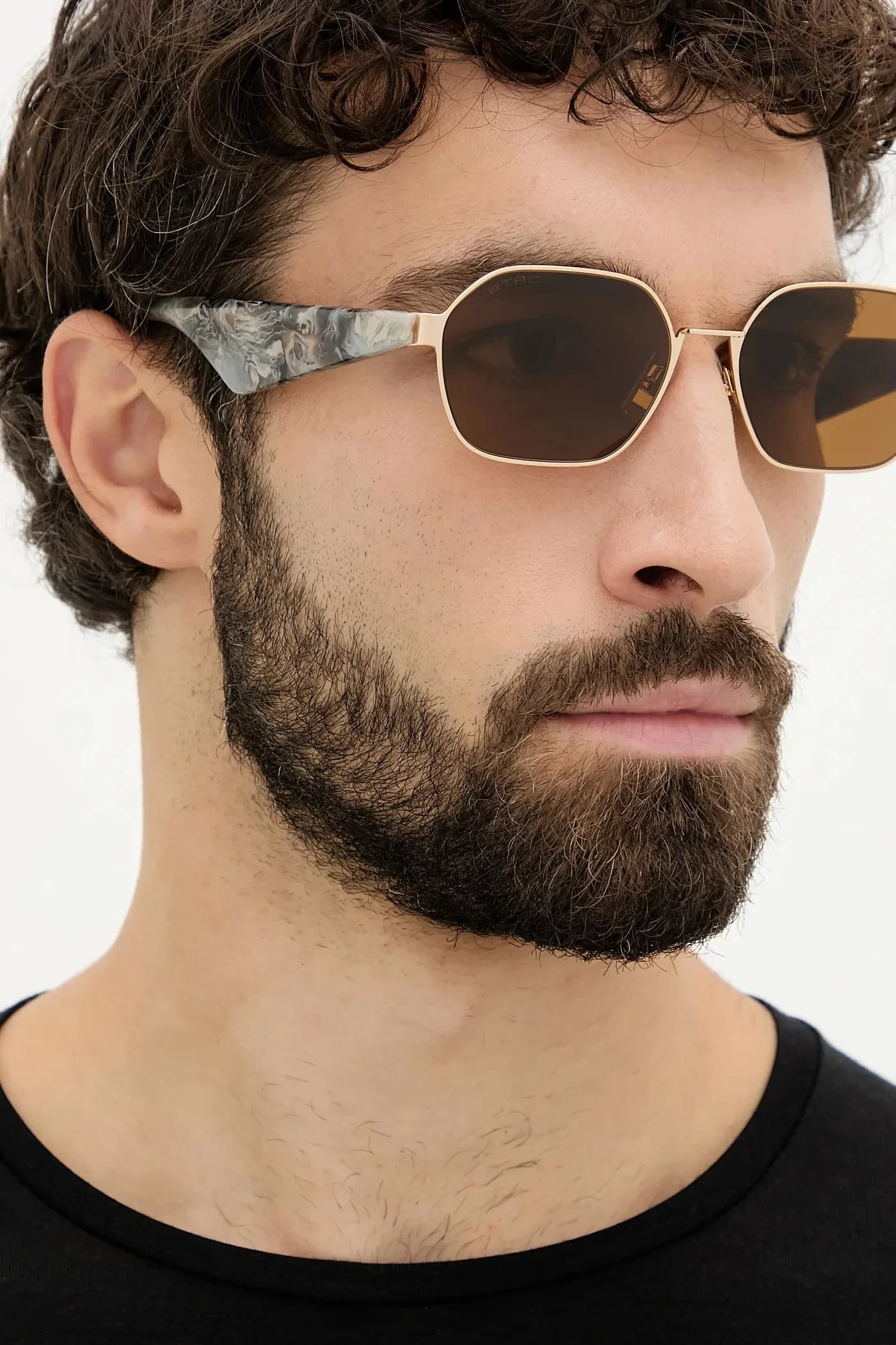 Солнцезащитные очки - фото 8